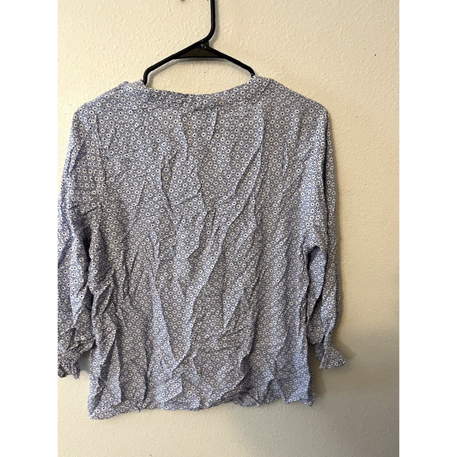 CO Jones & Co Women's Tunic Blouse Size Large Blue Floral Rayon Long Sleeve V-Neck Casual Travel Size L / US 10 / IT 46 - 2 Thumbnail