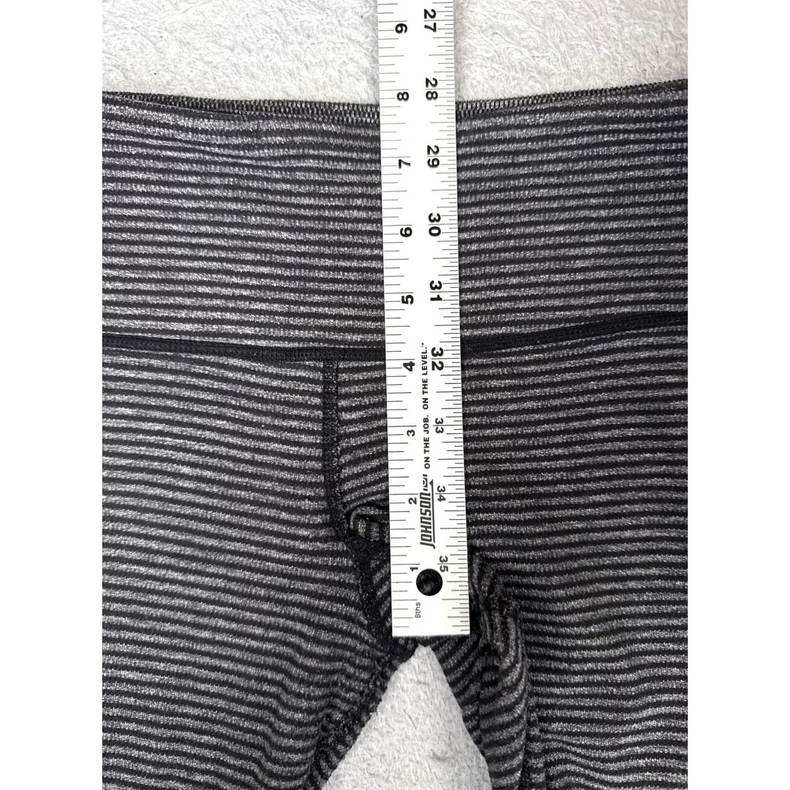 Lululemon Lululemon Leggings Womens 6 Black Gray Striped Capri High Rise Yoga Gym Athletic Size 28" / US 6 / IT 42 - 7 Thumbnail