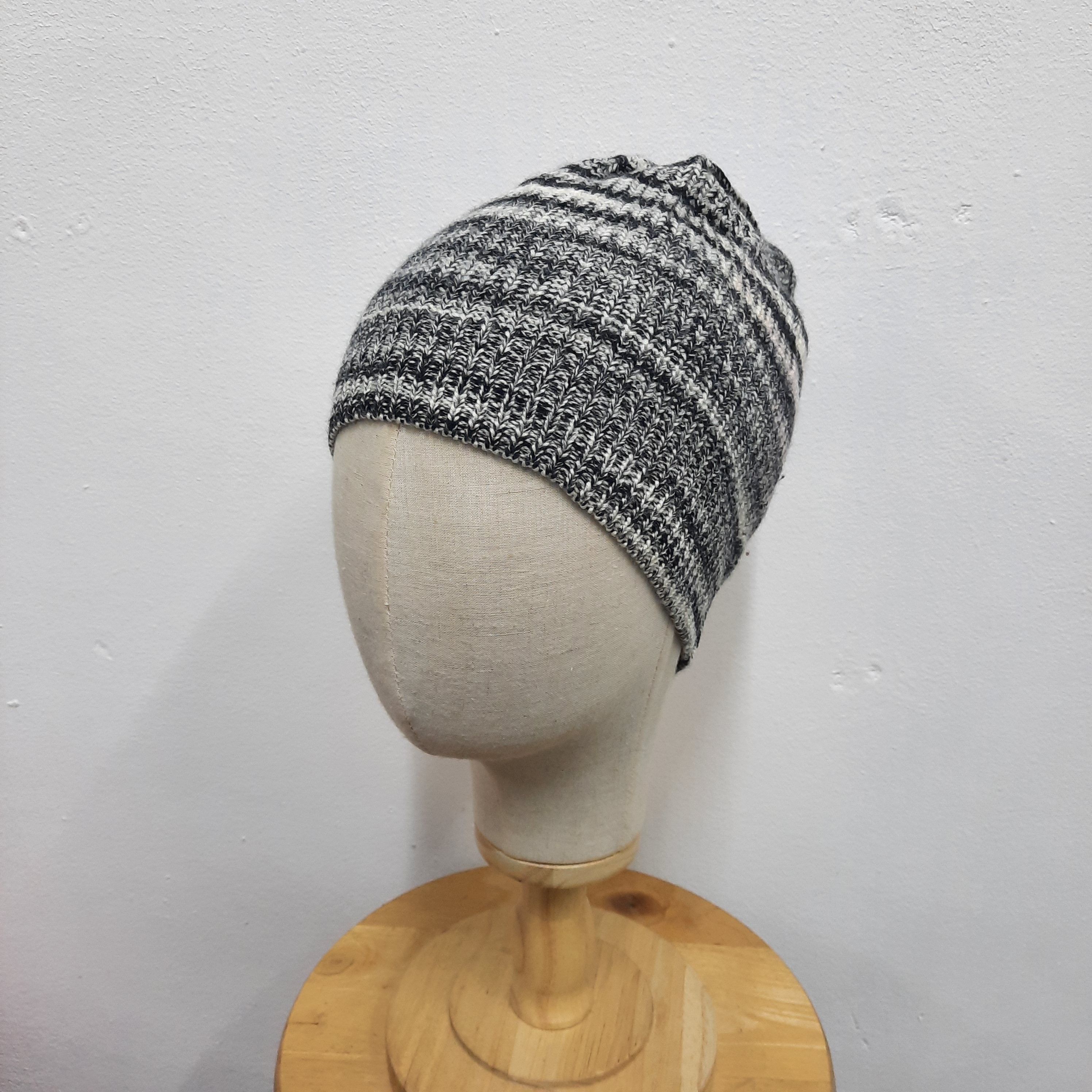 Missoni 🏰 Vintage missoni made in italy stripes pull on beanie hat Size ONE SIZE - 2 Thumbnail