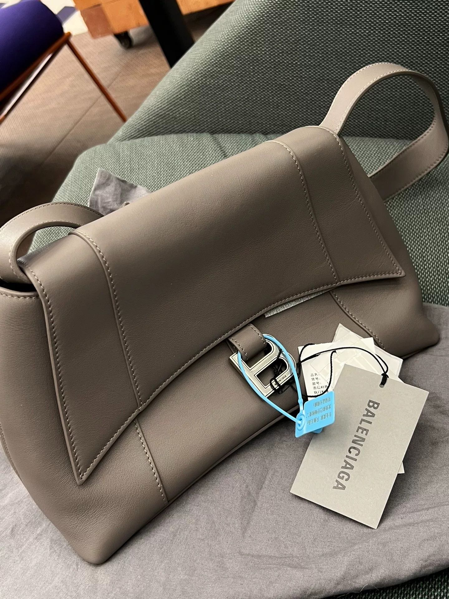 Balenciaga Balenciaga Downtown Hourglass Bag Size ONE SIZE - 1 Thumbnail