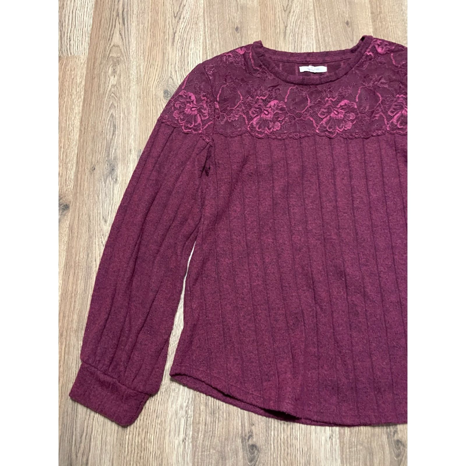 Vintage Maurices Shirt, Women’s Size Small, Burgundy, Long Sleeve, Lace on Top, T-Shirt, Regular Fit, Red, Solid, Casual, Fall, Spring, Summer, Womens Size S / US 4 / IT 40 - 3 Thumbnail