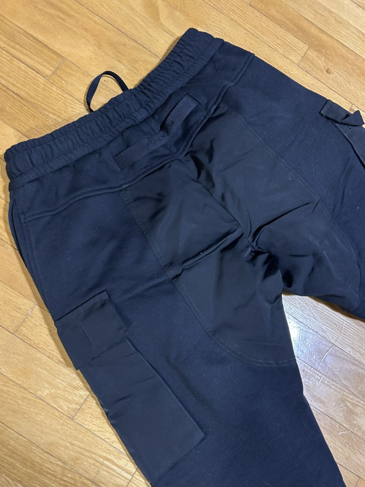 1017 ALYX 9SM ALYX hybrid cargo sweatpants Size US 31 - 2 Thumbnail