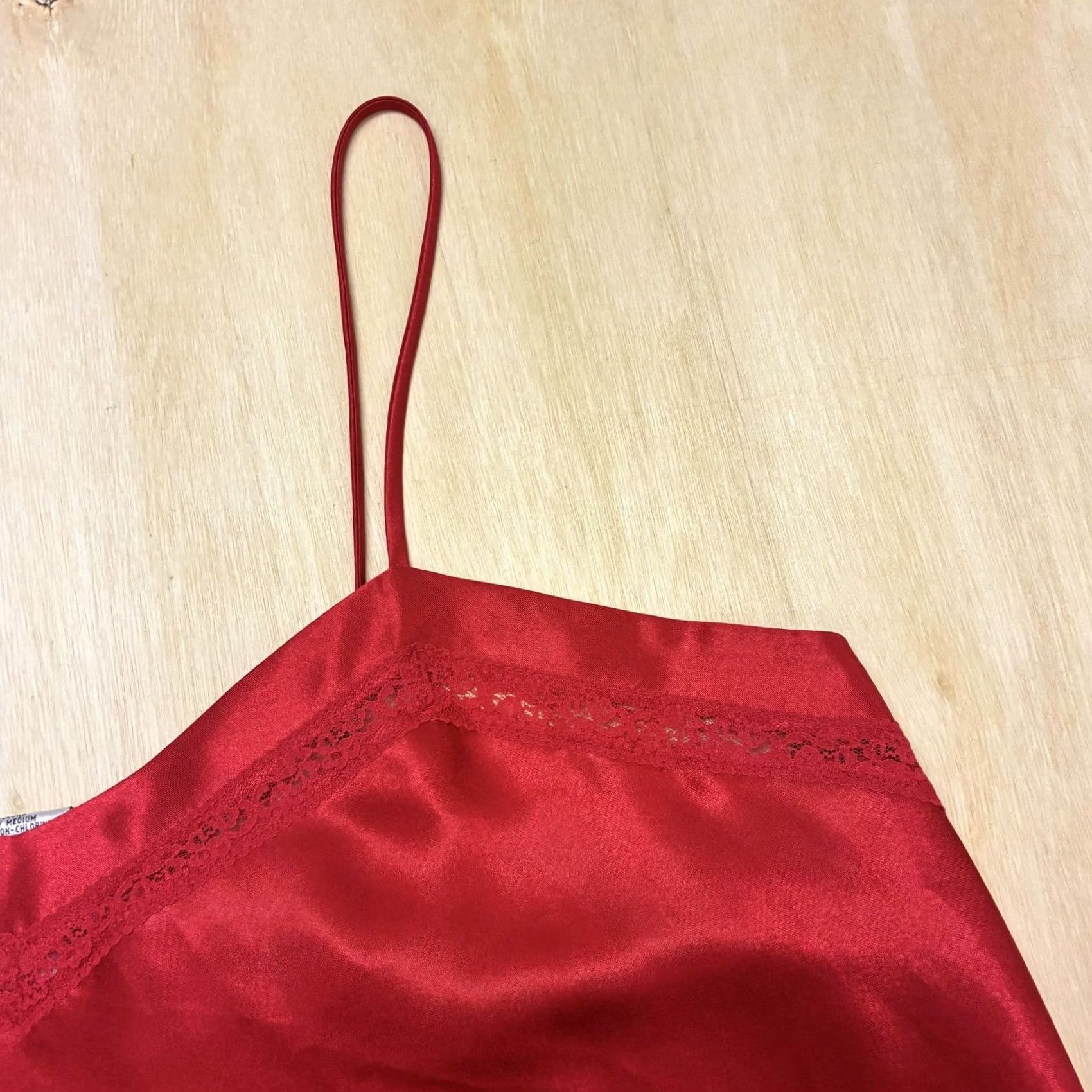 Vintage Bentley Gown Womens 1X Red Satin Lace Chemise Sleepwear Lingerie Size ONE SIZE - 3 Thumbnail