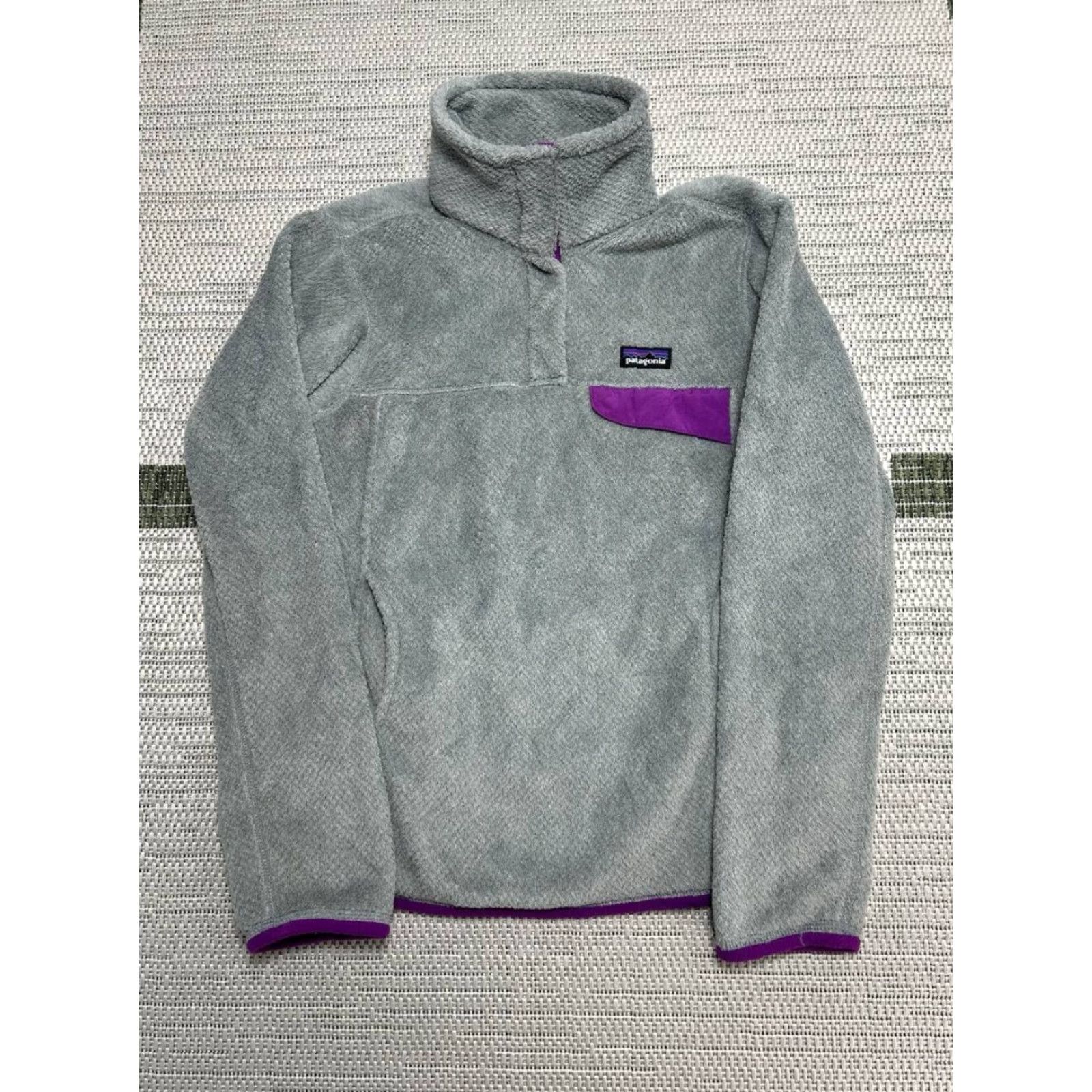 Patagonia Patagonia Shirt Womens XS Gray Mock Neck Fleece Sweater Kangaroo Pocket Pullover Outdoor Winter 90s Size XS / US 0-2 / IT 36-38 - 2 Thumbnail