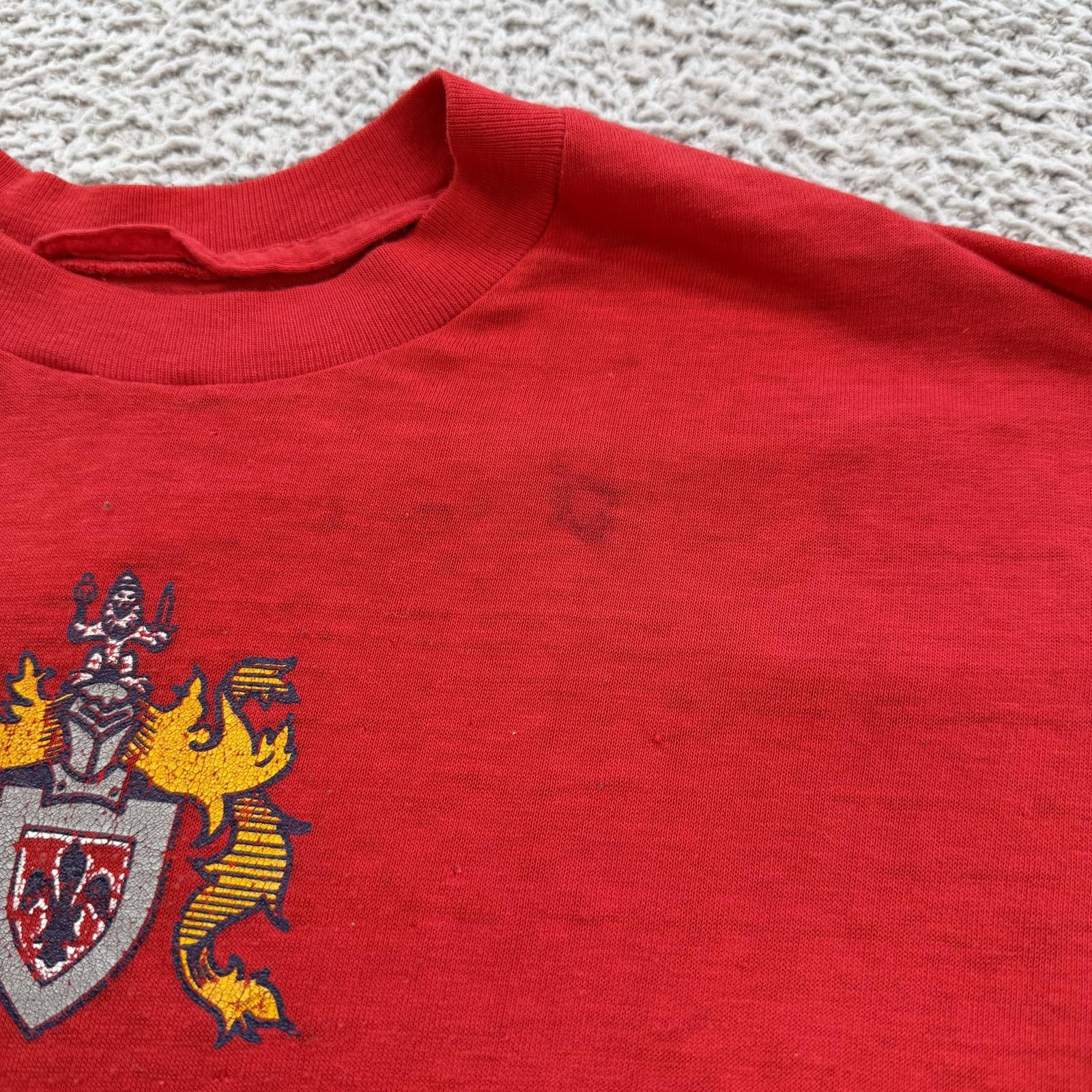 Other Vintage Howard College 90s T Shirt Red Single Stitch Fade Size US S / EU 44-46 / 1 - 7 Thumbnail