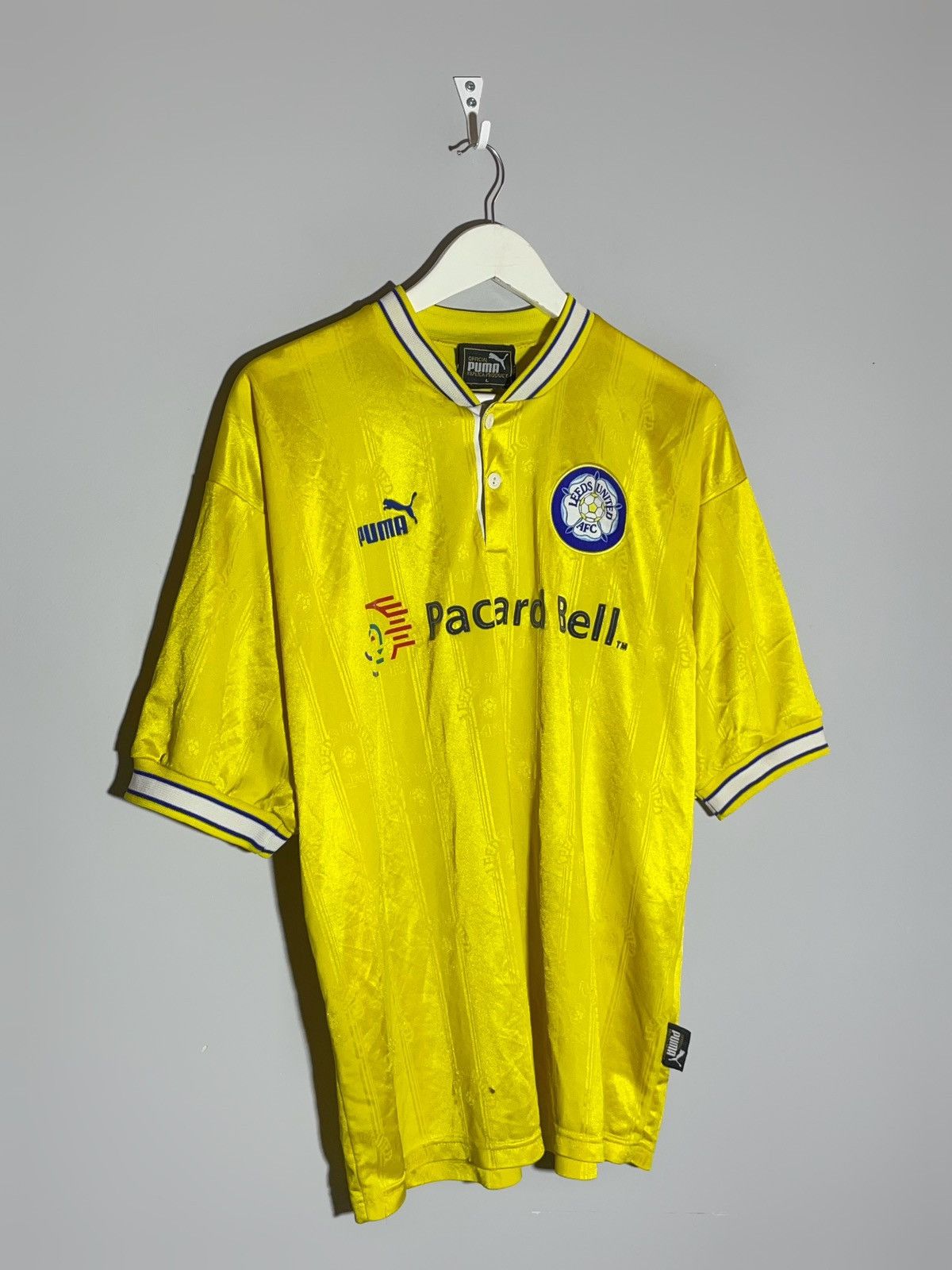 Puma × Vintage Leeds United Puma 1996/97 Away Vintage Football Shirt Size US L / EU 52-54 / 3 - 2 Thumbnail
