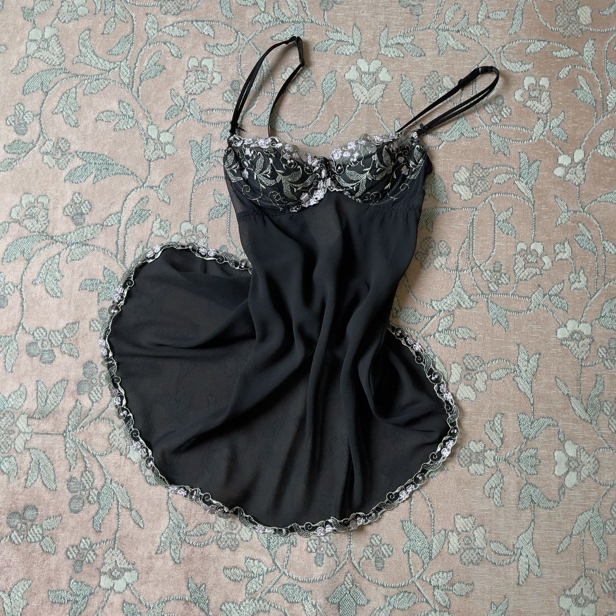 Victoria's Secret Victoria’s Secret 1990s Black Silk Mini Slip Dress (34B/32C) Size S / US 4 / IT 40 - 8 Thumbnail
