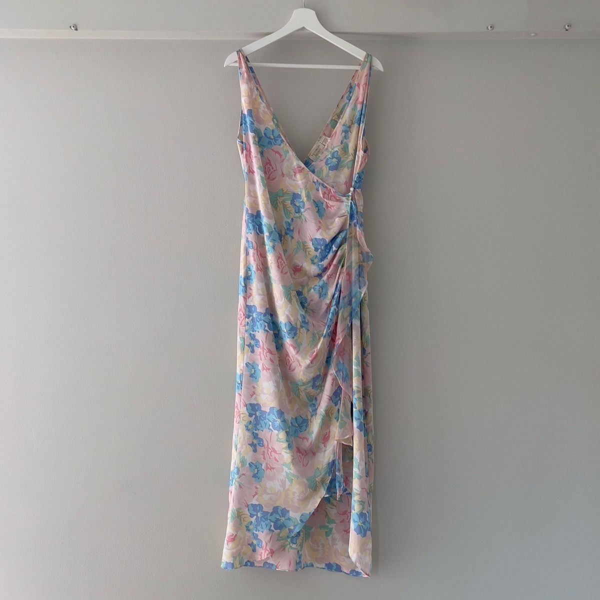 Victoria's Secret × Vintage Vintage 1990's Floral Satin Nightgown (S-M) Size S / US 4 / IT 40 - 6 Thumbnail