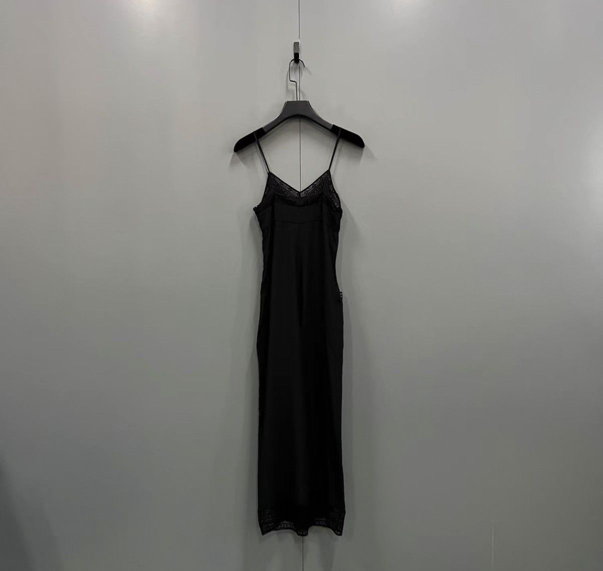 Chanel Chanel Black Lace Neckline Slip Dress J41 Size XS / US 0-2 / IT 36-38 - 2 Thumbnail