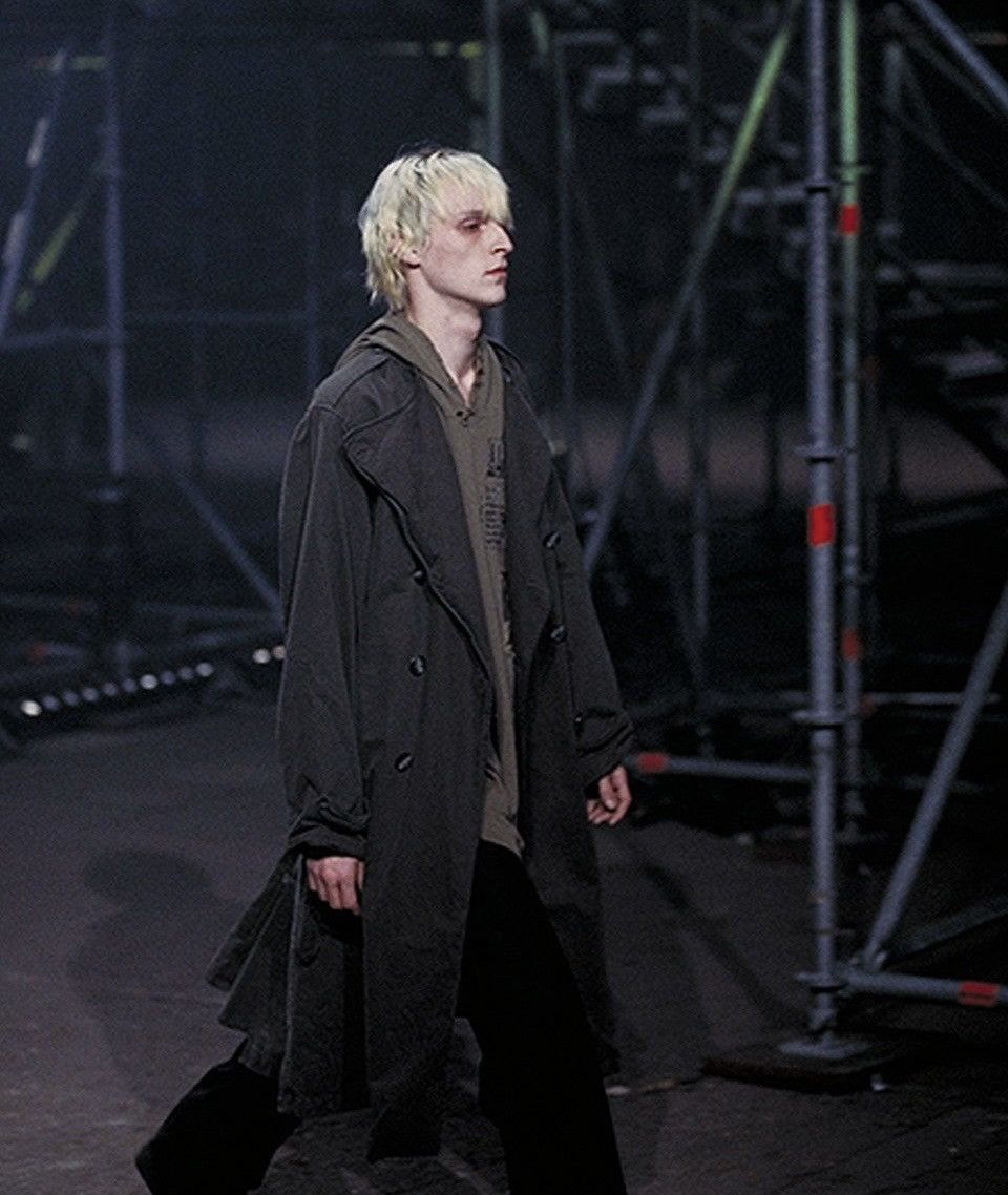 RAF SIMINS aw 01 “Riot Riot Riot” Archive trench coat