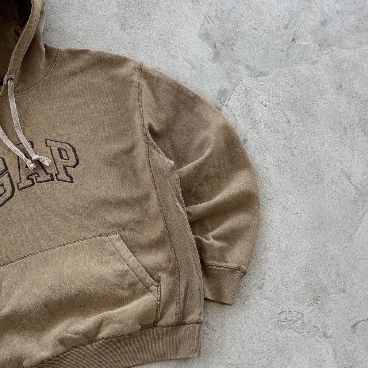 Gap × Vintage Vintage 90s Gap Arch Logo Boxy Fit Hoodie Size M Brown Size US M / EU 48-50 / 2 - 2 Thumbnail