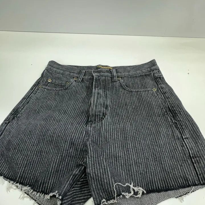 Saint Laurent Paris Saint Laurent Fashionable Casual Denim Shorts-2507 Size US 26 / EU 42 - 4 Thumbnail