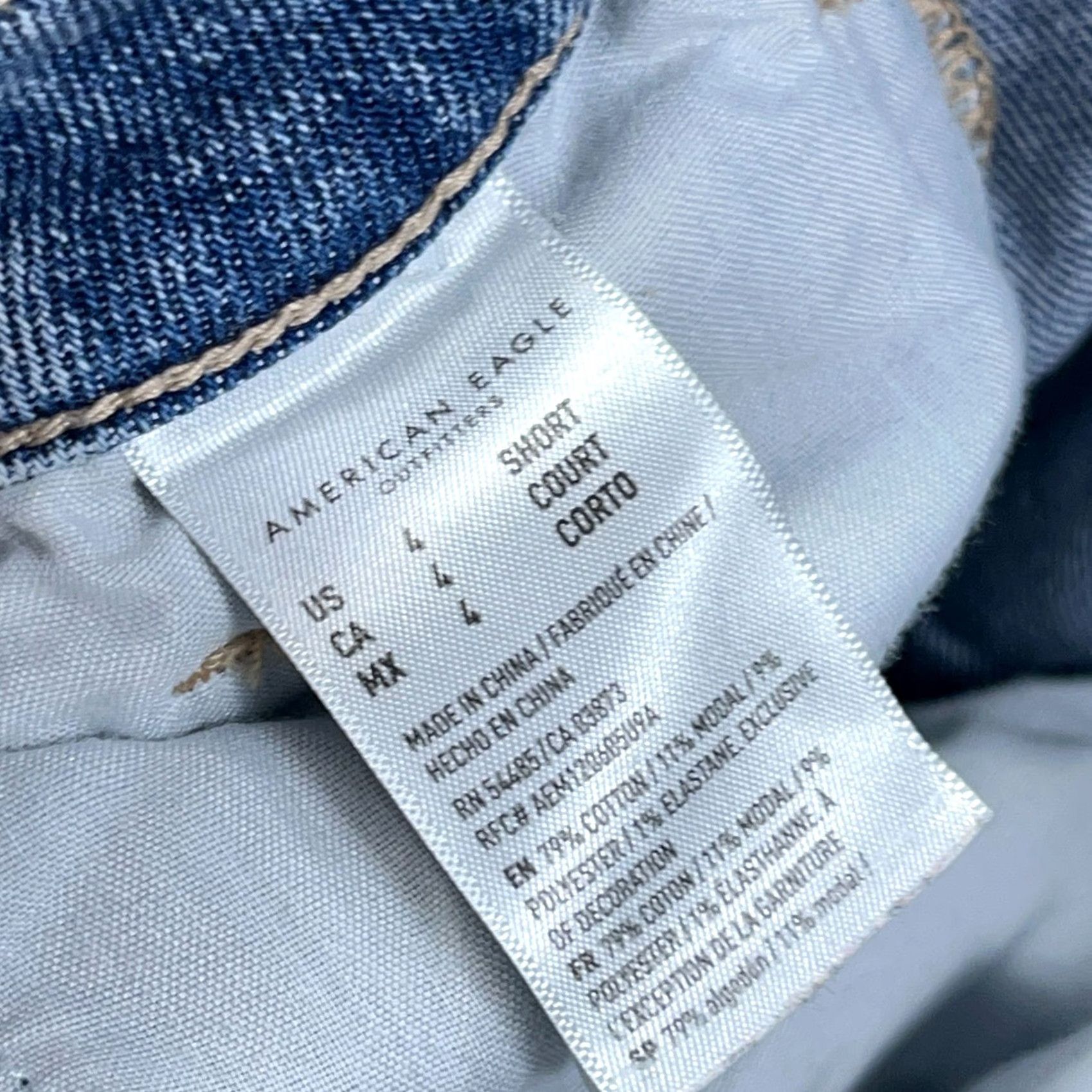 American Eagle Outfitters American Eagle Outfitters Jeans Women 4 Short High Rise Blue 25x25 Mom Denim Distressed 5-Pocket Leather Logo N/A Size 27" / US 4 / IT 40 - 5 Thumbnail