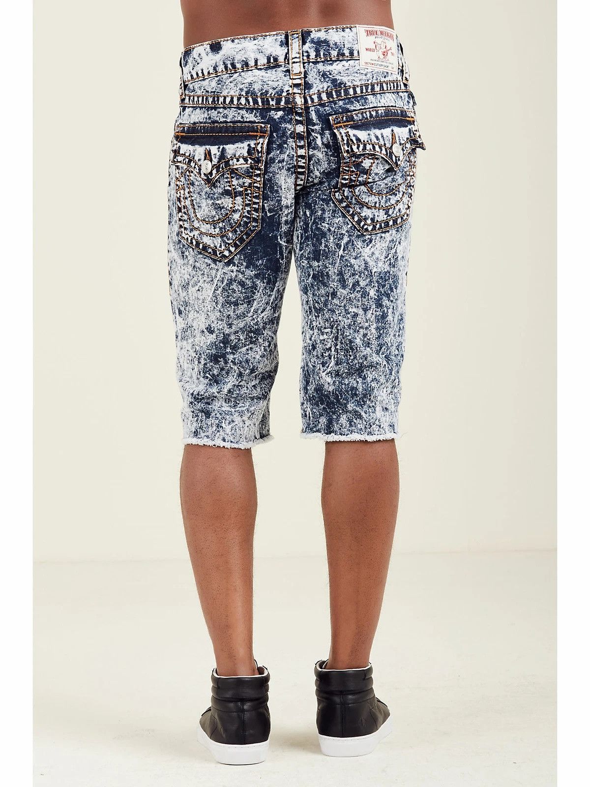 True Religion TRUE RELIGION STRAIGHT FLAP Jean SHORTS MNR859SM6 Acid Wash Size US 29 - 4 Thumbnail