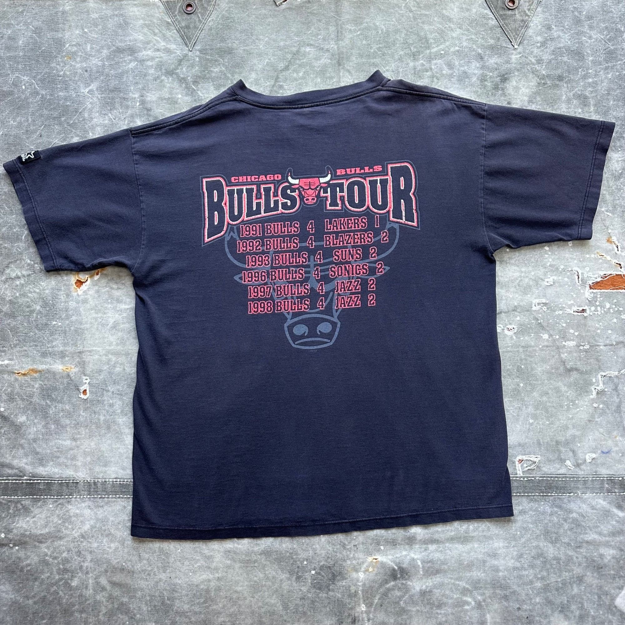 Vintage Vintage 1998 Starter Chicago Bulls NBA Champions Shirt Size US XL / EU 56 / 4 - 4 Thumbnail