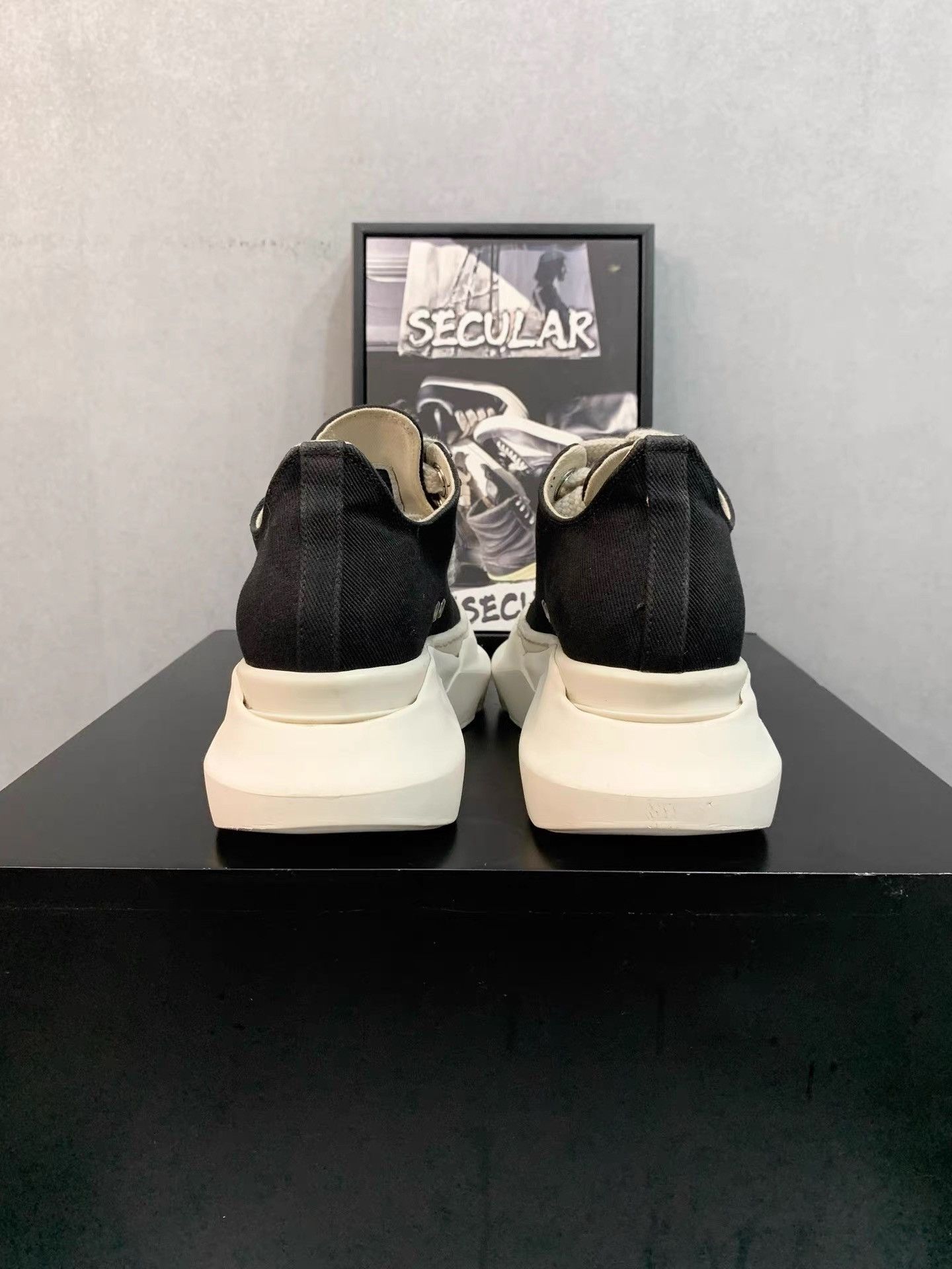 Rick Owens Rick Owens 22SS Thick Lace Tank Sole Low-Top Converse K34 Size US 7 / IT 37 - 7 Thumbnail