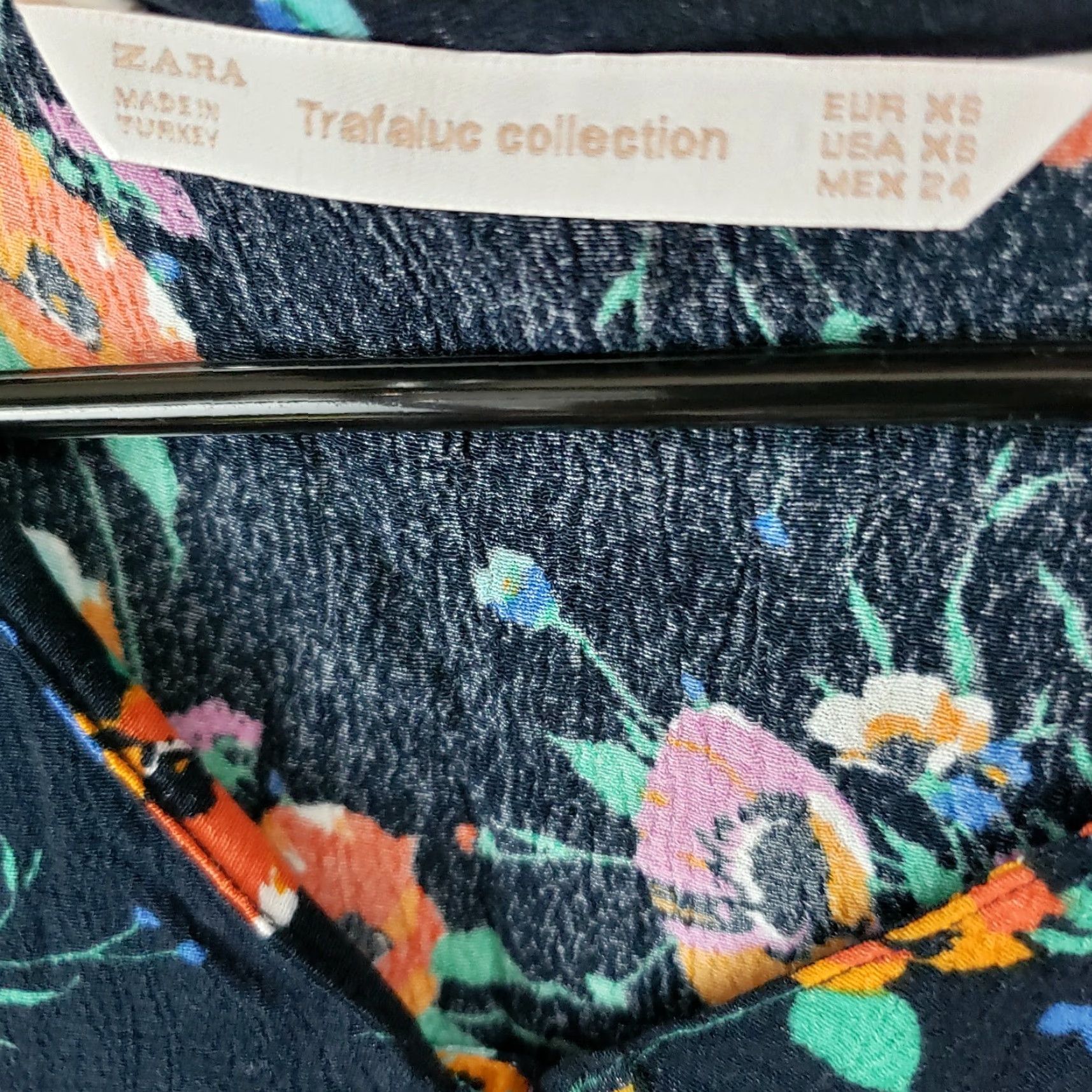 Zara Zara Blouse XS Pink Floral V-Neck Viscose Womens Shirt Size XS / US 0-2 / IT 36-38 - 4 Thumbnail