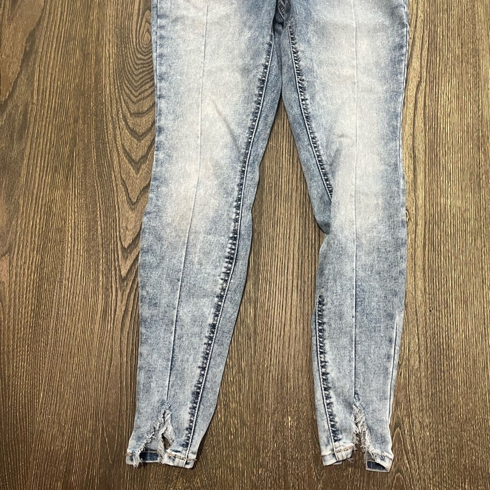 Maurice Lacroix M Jeans by Maurices Skinny High Rise Button Fly Split Size 24" / US 00 / IT 34 - 2 Thumbnail