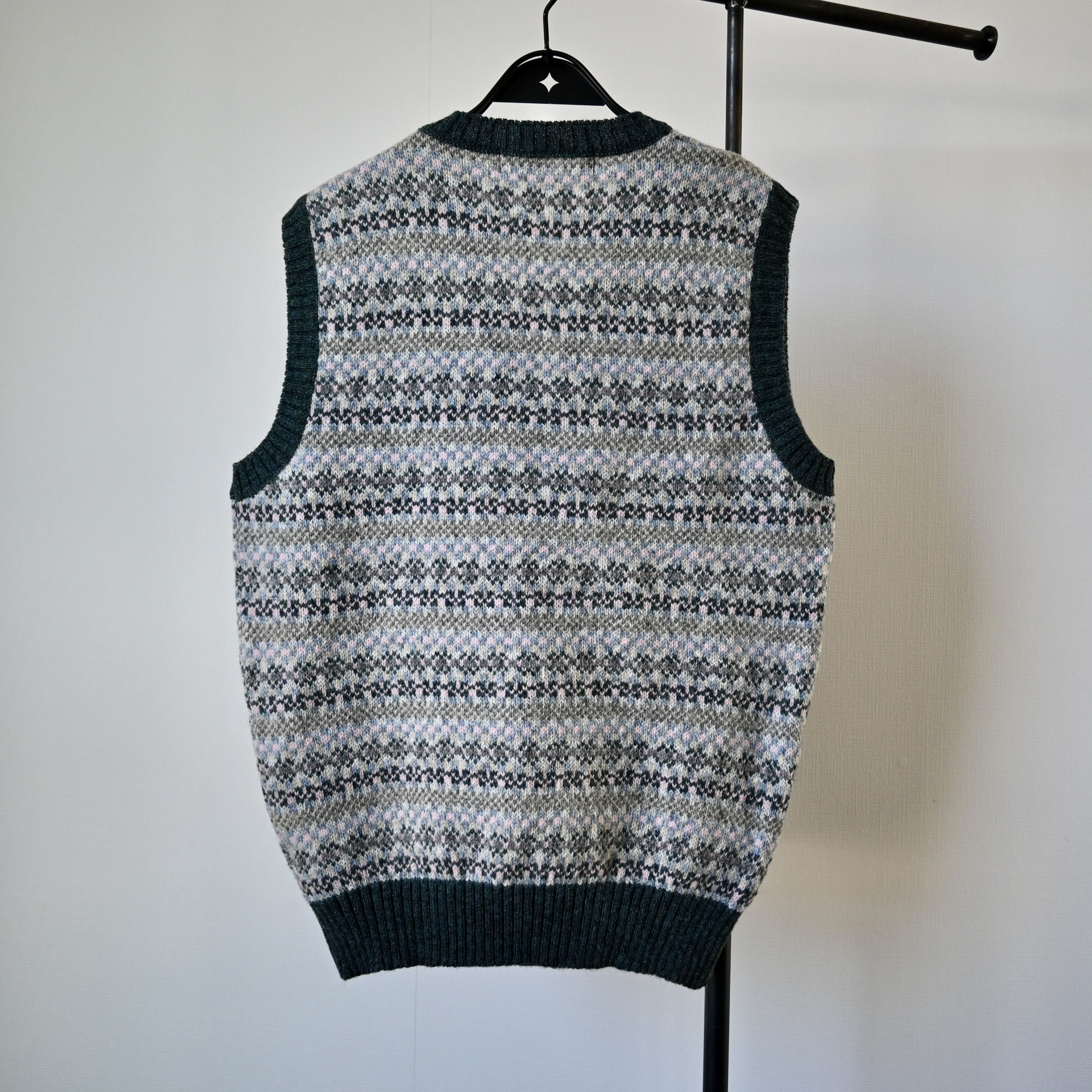 Vintage VTG 1990s GLENEAGLES wool Fair Isle knit best, made in Italy Size US L / EU 52-54 / 3 - 2 Thumbnail