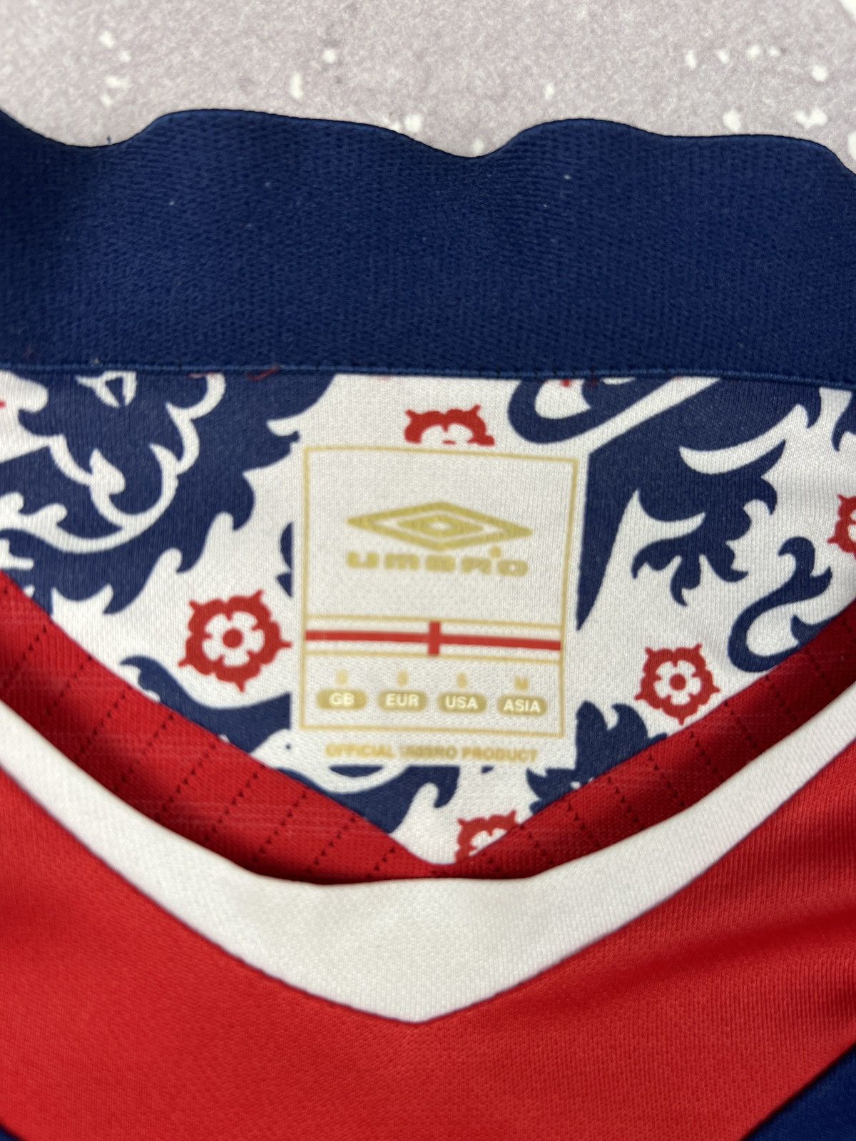 Umbro 2008/2010 Umbro England Away Soccer Jersey Shirt Mens S Red Size US S / EU 44-46 / 1 - 6 Thumbnail
