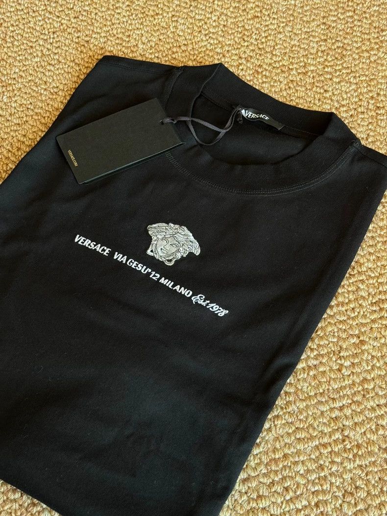 Versace Versace New genuine short sleeves Size US XL / EU 56 / 4 - 2 Thumbnail