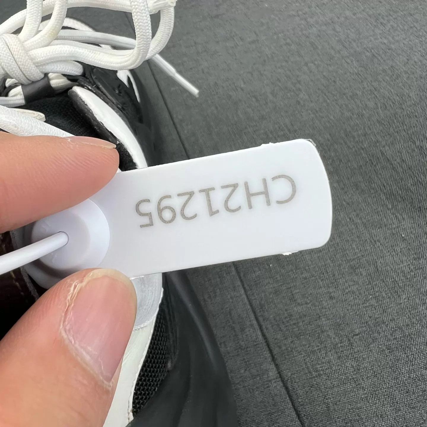 Louis Vuitton Louis Vuitton Archlight Sneaker Black & White 38 Size US 7.5 / IT 37.5 - 9 Thumbnail