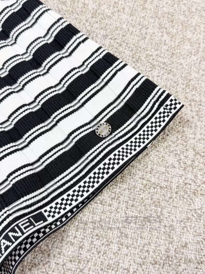 Chanel Chanel Striped neckline letter logo round neck knitted sho Size XS / US 0-2 / IT 36-38 - 4 Thumbnail