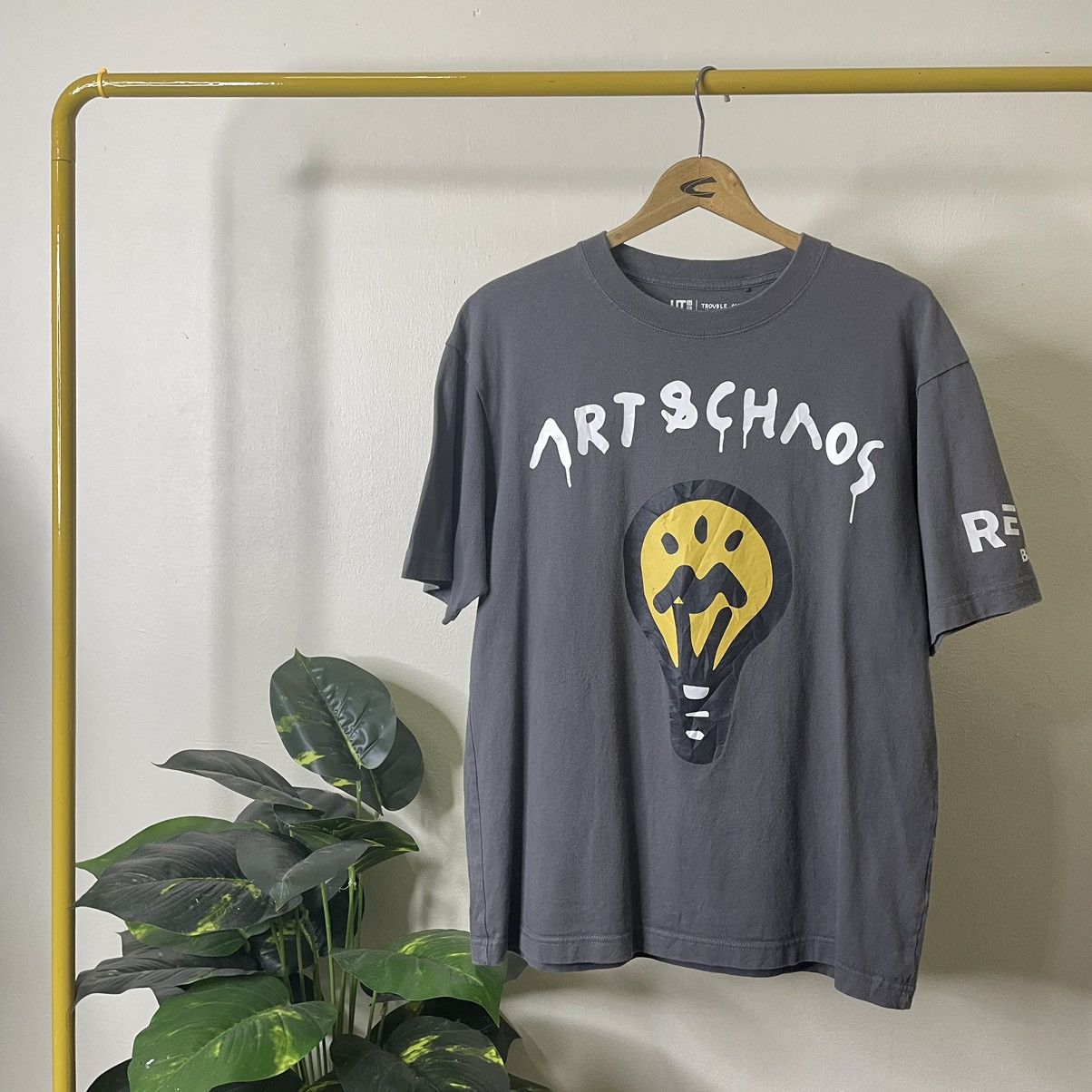 Uniqlo Uniqlo x Trouble Andrew Art & Chaos Skater T Shirt Size US L / EU 52-54 / 3 - 1 Thumbnail
