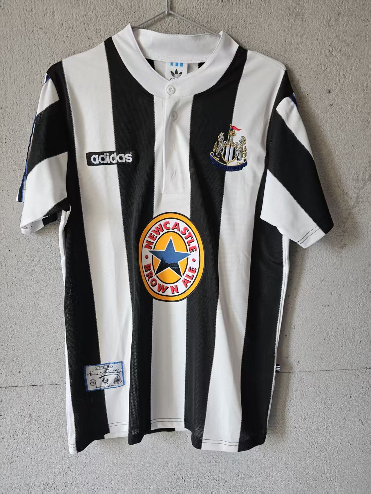 Other 1995-97 Newcastle Jersey Home Size US XL / EU 56 / 4 - 1 Thumbnail