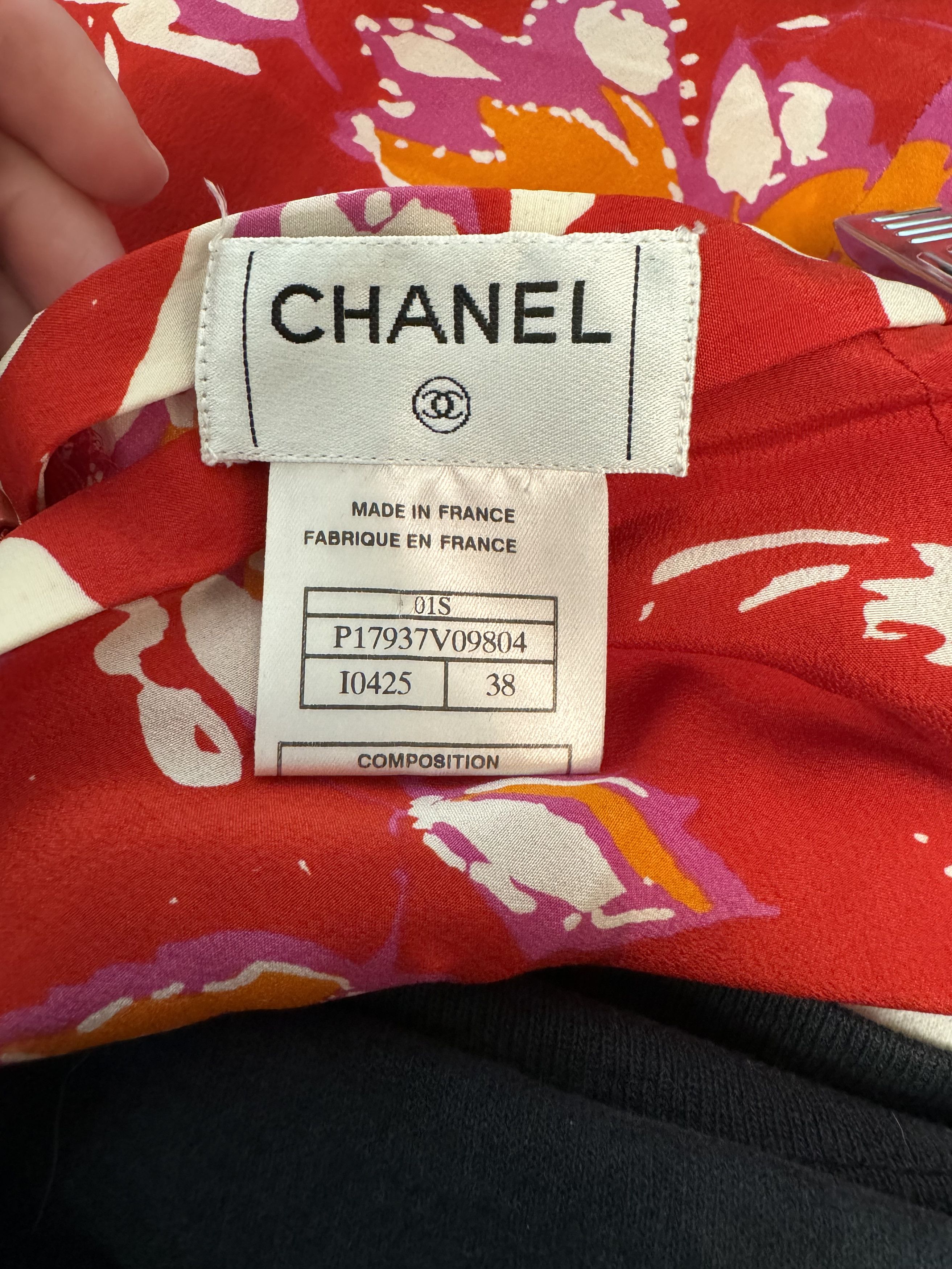 Chanel Chanel Vintage 2001 Red CC Skirt with Pleated Hem Size 27" / US 4 / IT 40 - 6 Thumbnail