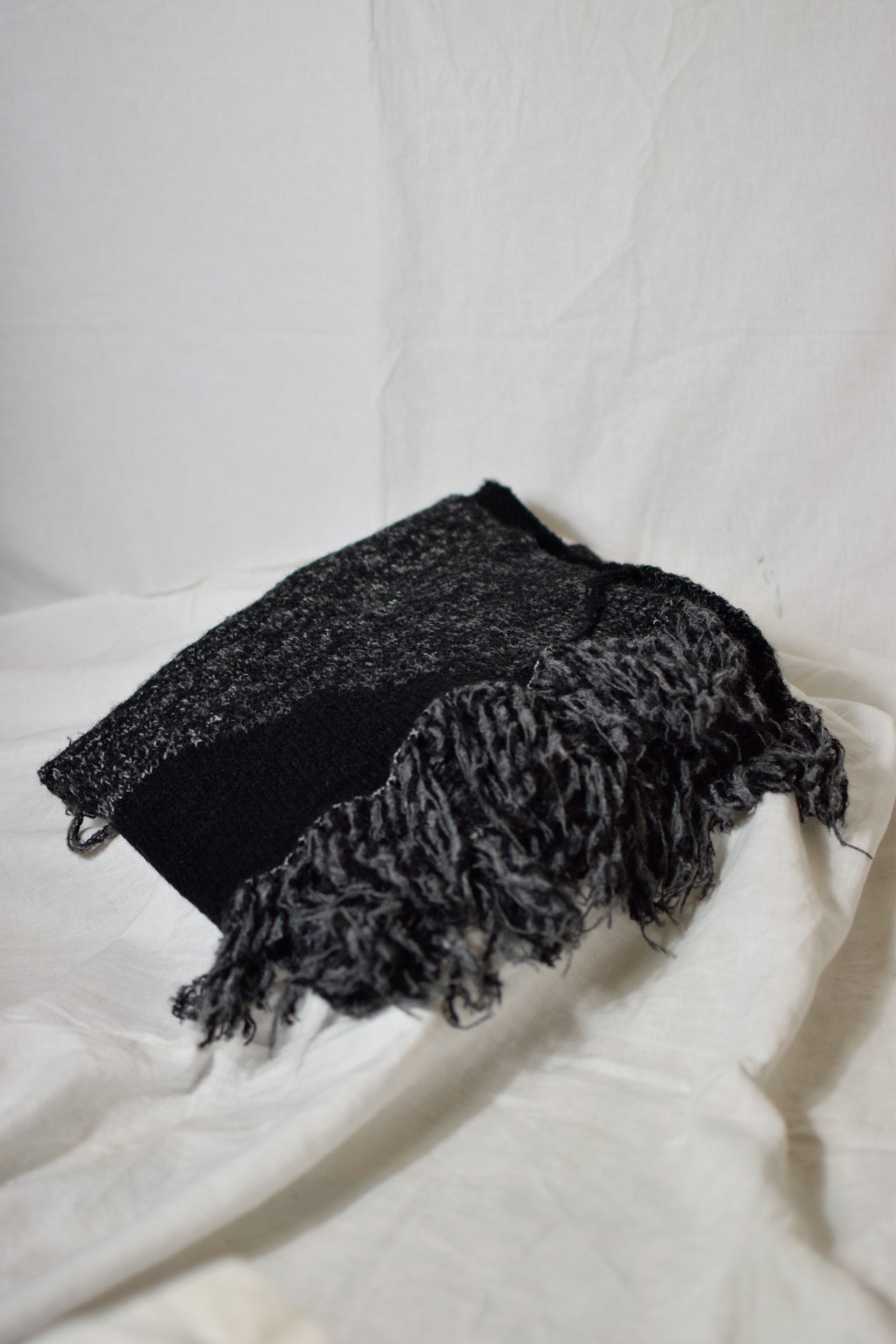 The Viridi-anne TVA AW23 Grunge Muffler - VI-3678-09 Size ONE SIZE - 2 Thumbnail