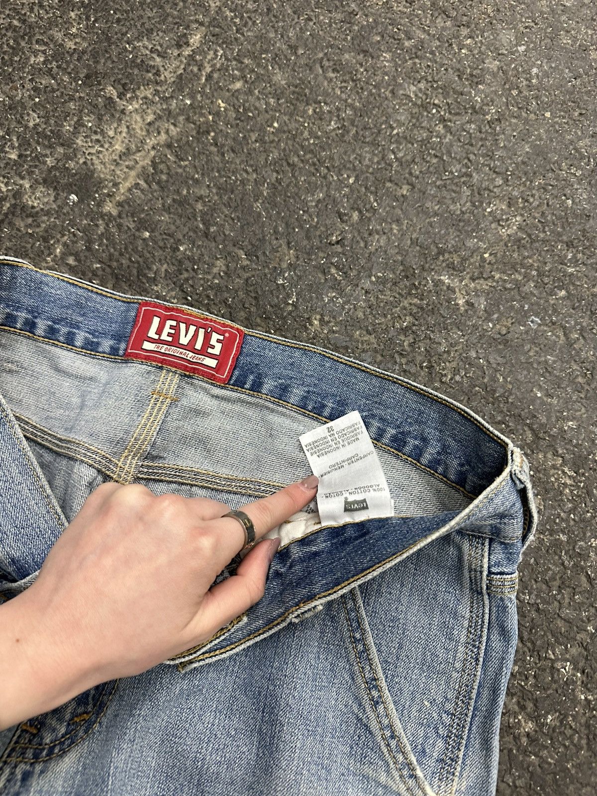 Levi's × Vintage Y2K levis cargo jorts Size US 31 - 5 Thumbnail