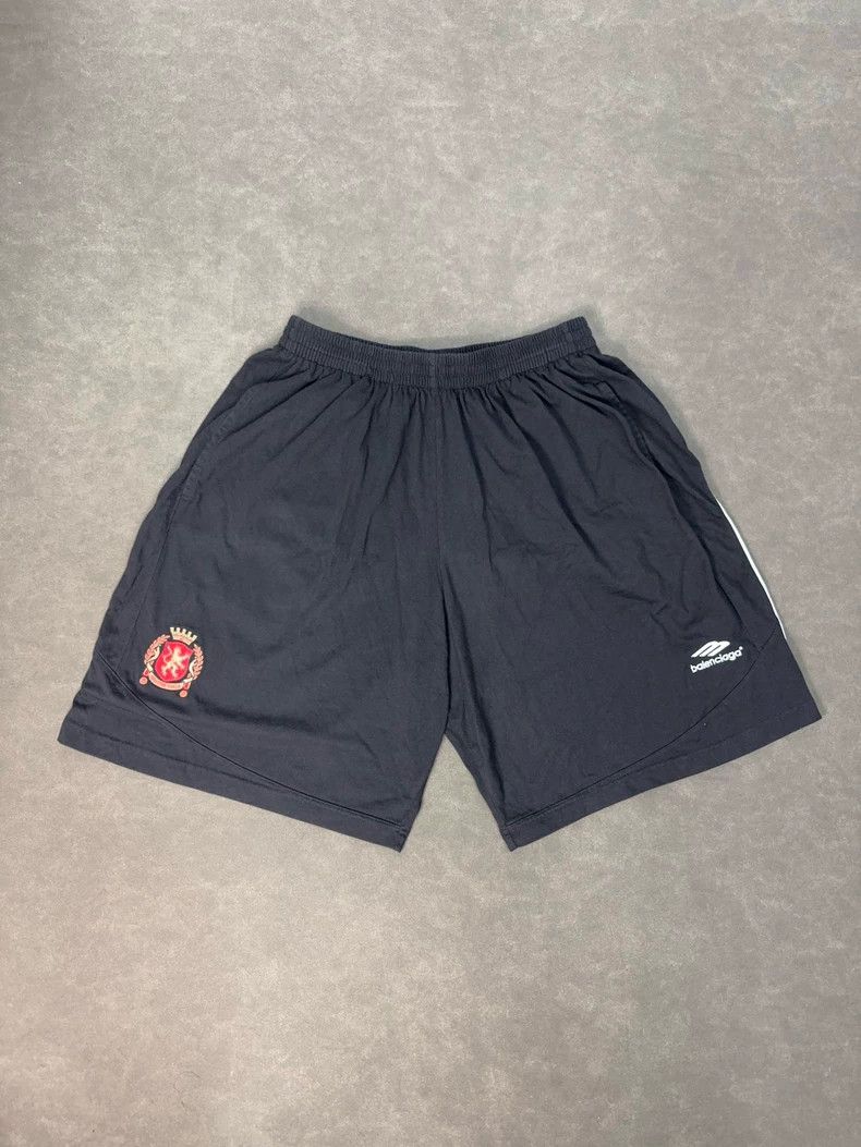 Balenciaga Balenciaga size S Manchester United co-branded shorts Size US 27 - 2 Thumbnail