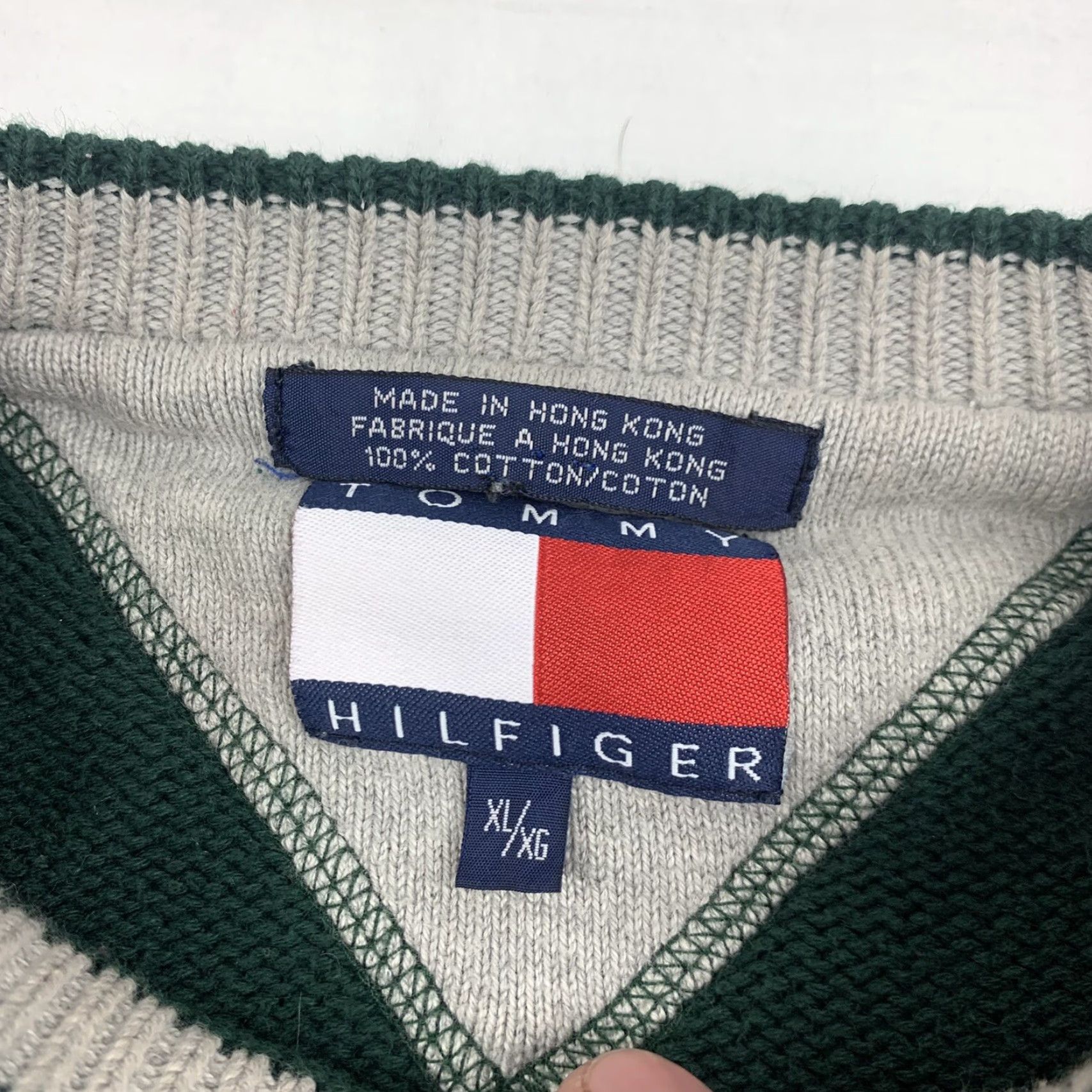 Tommy Hilfiger VINTAGE Tommy Hilfiger Sweater Men XL Green Plaid Knit Crewneck Pullover Logo 90s Size US XL / EU 56 / 4 - 2 Thumbnail