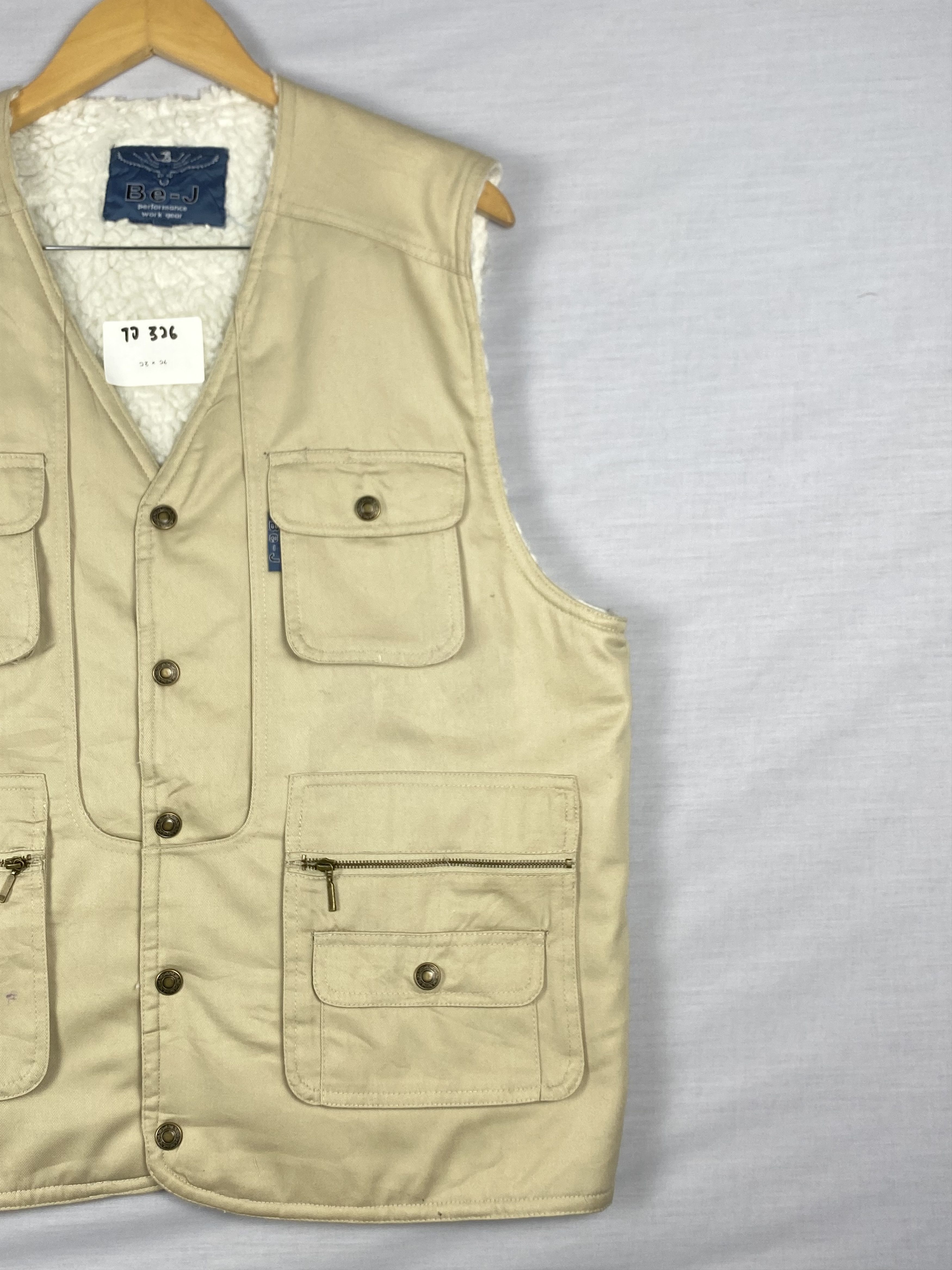 Japanese Brand Vintage Be-J Sherpa Lining Multi Pocket Button Up Vest Size US L / EU 52-54 / 3 - 2 Thumbnail