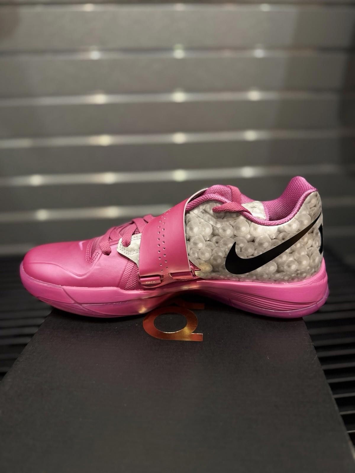 Nike Size 9 - Nike Zoom KD 4 “Aunt Pearl” - (HF9098-600) Size US 9 / EU 42 - 8 Thumbnail