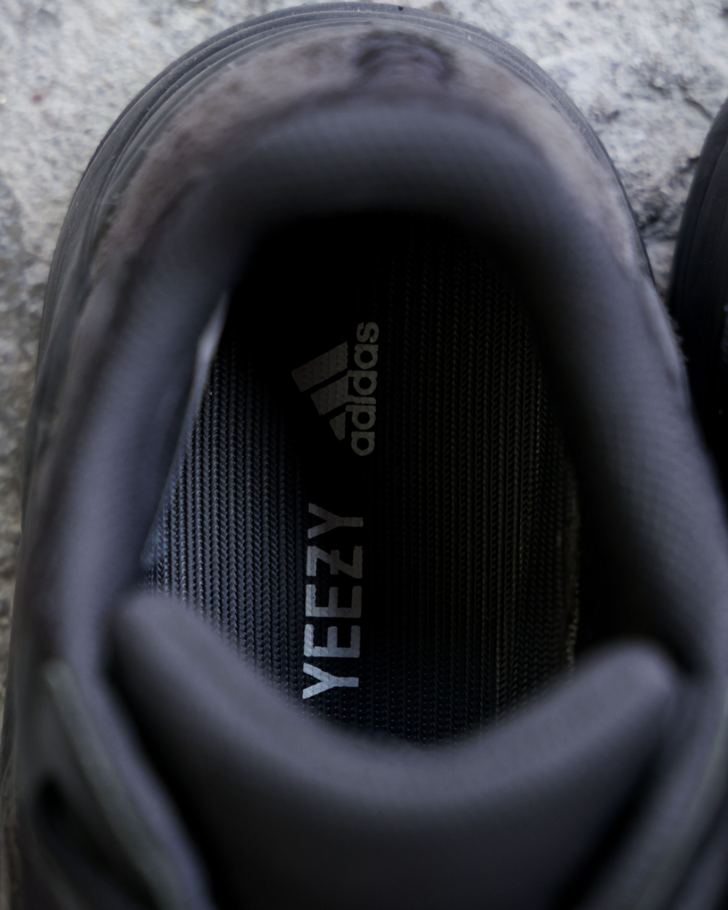 Yeezy Yeezy 700 Utility Black Size US 7.5 / EU 40-41 - 8 Thumbnail