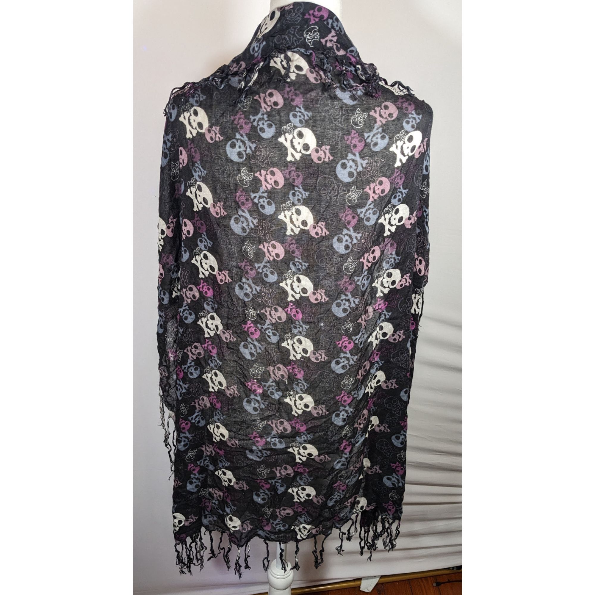 Other Gothic Y2K Skull And Crossbone Lightweight Scarf With Fringe Size ONE SIZE - 7 Thumbnail