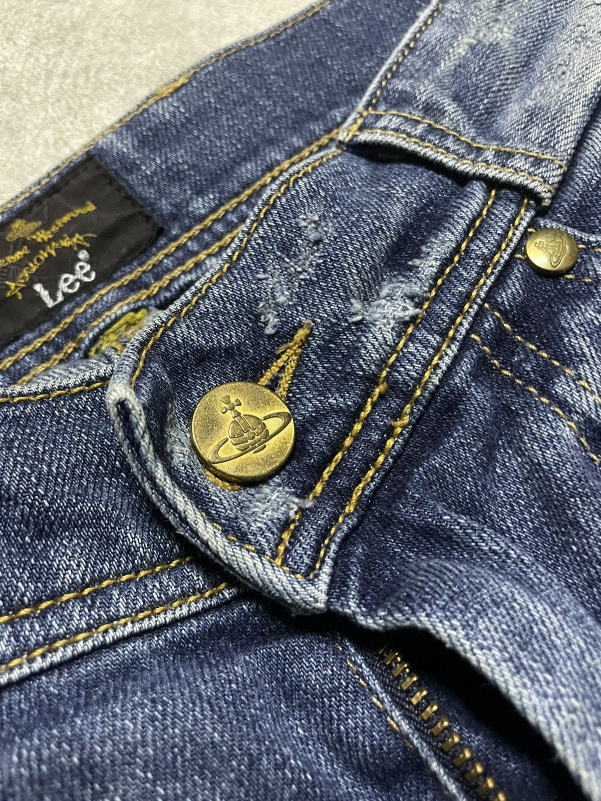 Lee × Vivienne Westwood Vivienne x Lee 2005 — twisted punk cutoffs archive heat Size US 29 - 13 Thumbnail