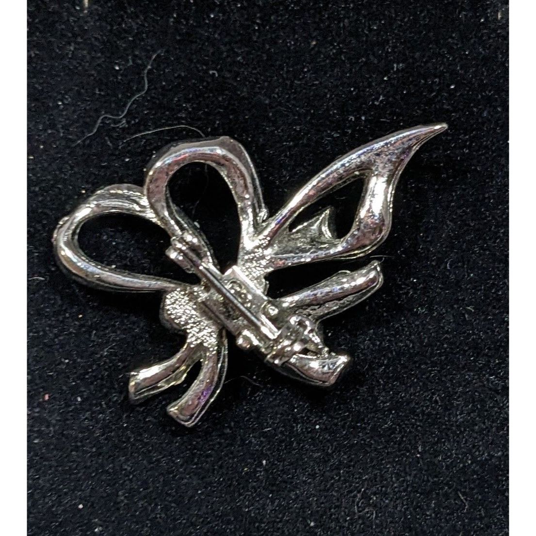 Other Vintage Bow Shaped Silver Tone Rhinestone Brooch Size ONE SIZE - 4 Thumbnail