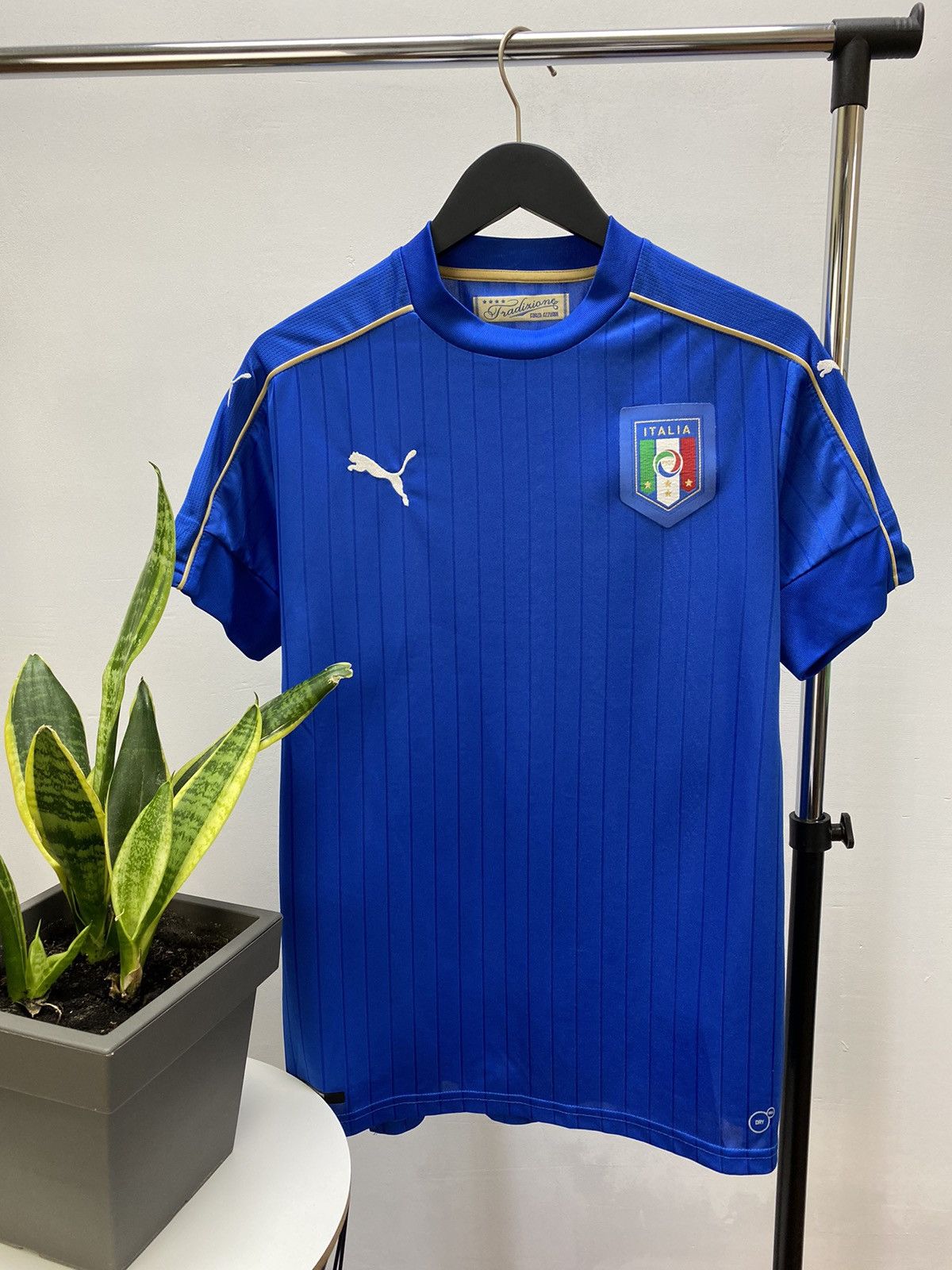 Puma Puma Italy 2016 Home Kit Soccer Jersey Football Shirt Size US M / EU 48-50 / 2 - 1 Thumbnail