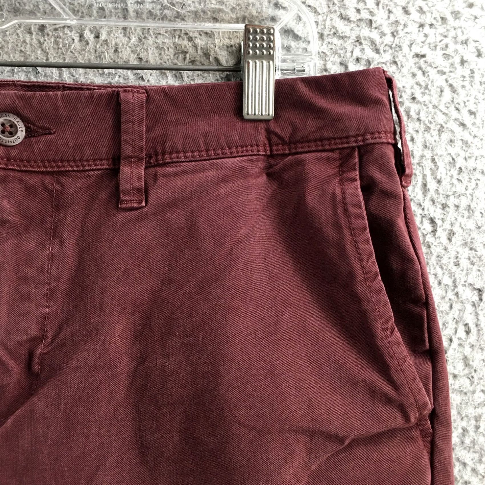 American Eagle Outfitters American Eagle Outfitters Chino Pants Mens 32x34 Burgundy Cotton Blend Mid Rise Size US 32 / EU 48 - 4 Thumbnail