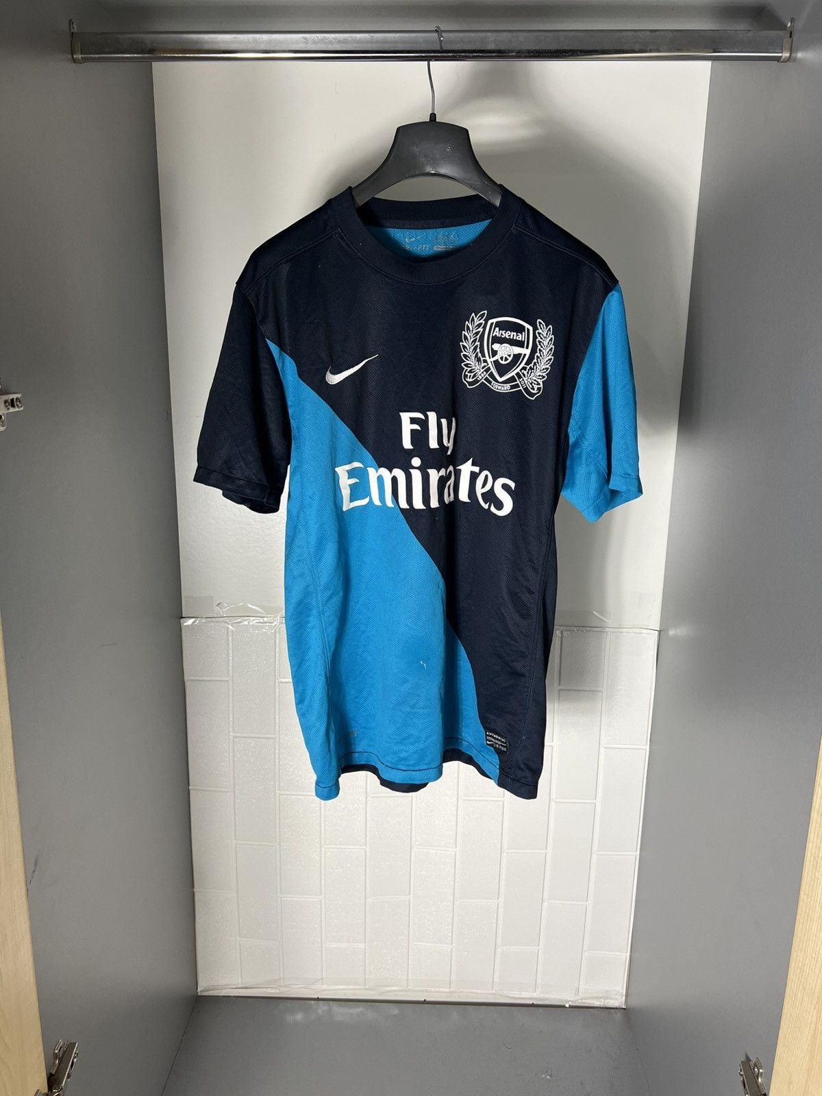 Vintage VERY RARE NIKE FC ARSENAL LONDON ENGLAND SOCCER JERSEY Y2K Size US M / EU 48-50 / 2 - 1 Thumbnail
