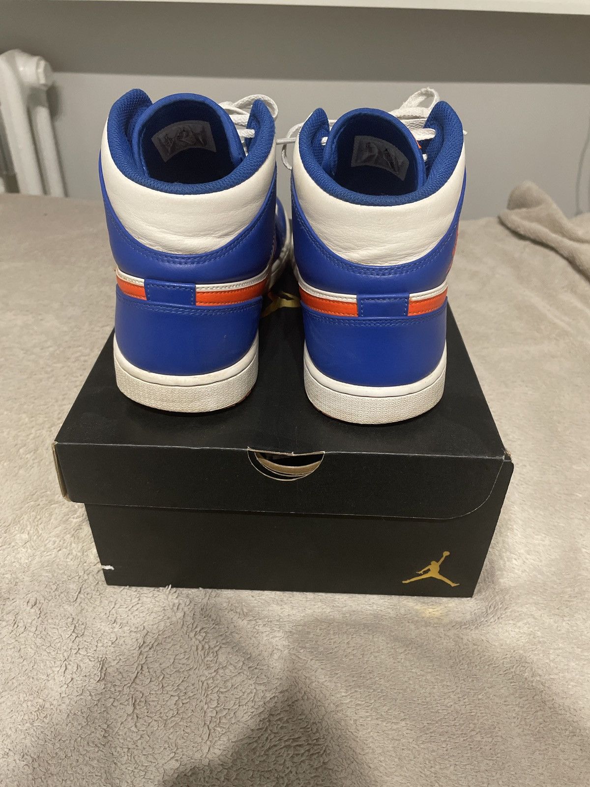 Jordan Brand Air Jordan 1 Mid "Knicks" Size US 12 / EU 45 - 4 Thumbnail