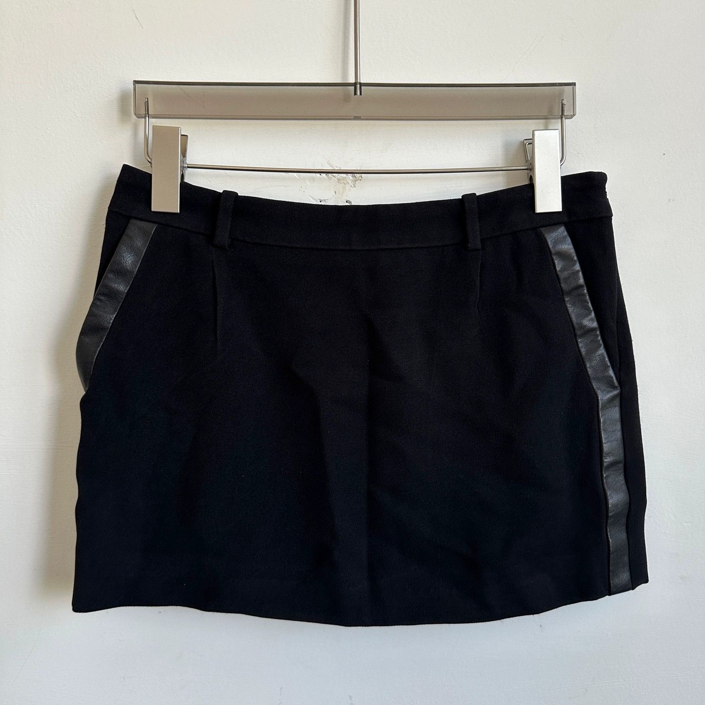 Saint Laurent Paris Saint Laurent Black Side Stripe Shorts - dmc Size US 36 / EU 52 - 1 Thumbnail