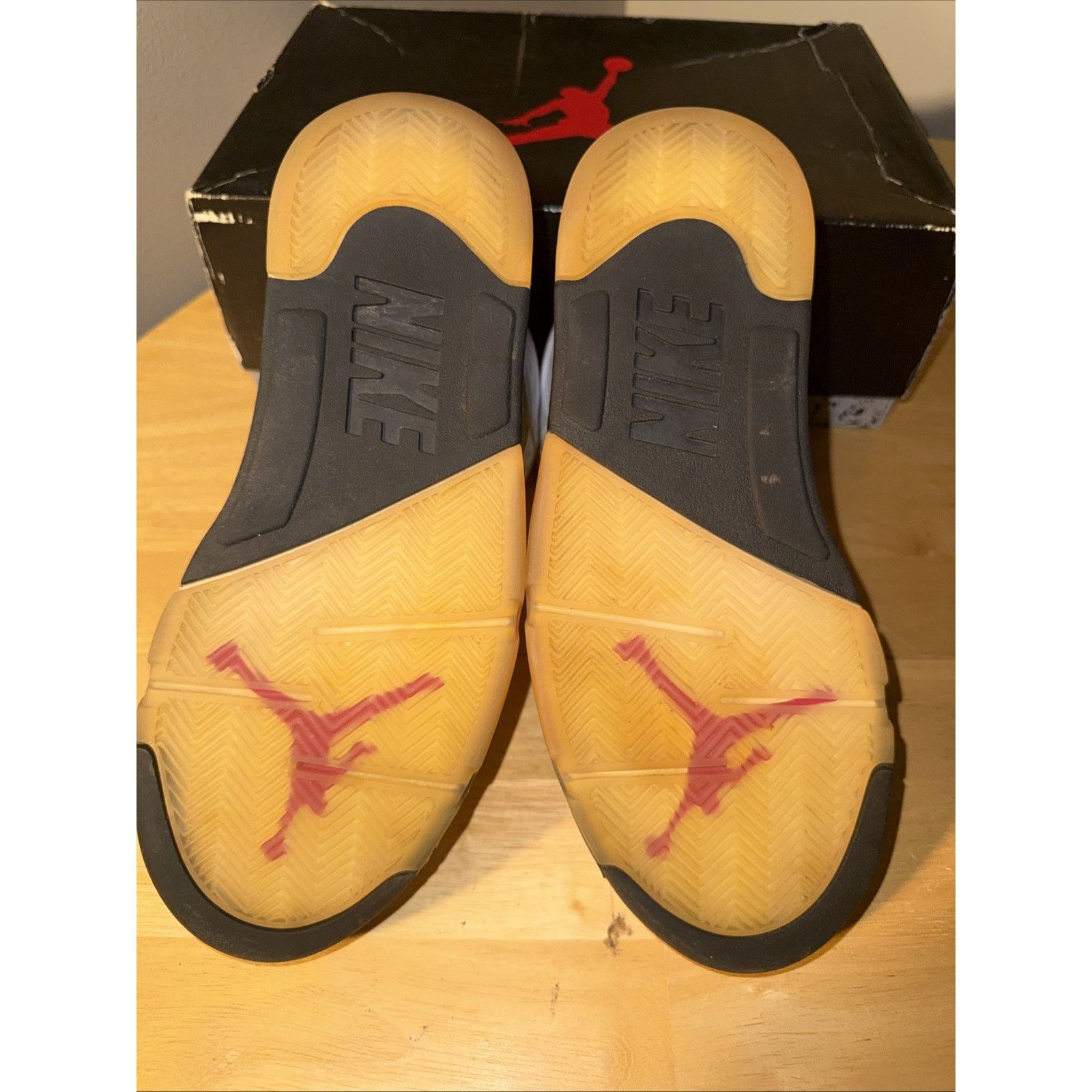 Jordan Brand Size 7.5 Men- Jordan 5 Retro Mid Fire Red OG BOX LACE LOCKS Size US 7.5 / EU 40-41 - 7 Thumbnail
