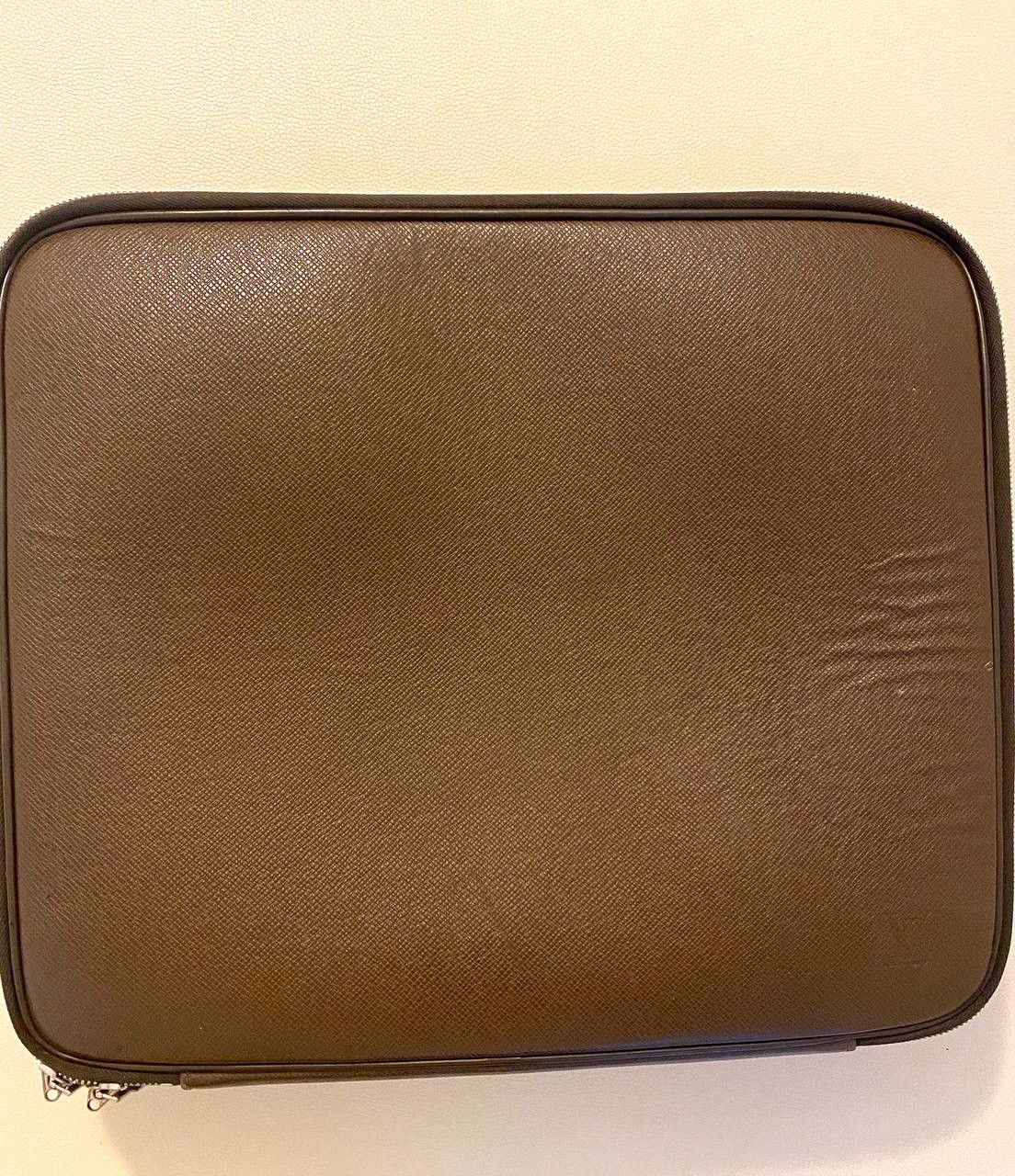 Louis Vuitton Louis Vuitton Taiga Porte-Documents Size ONE SIZE - 13 Thumbnail