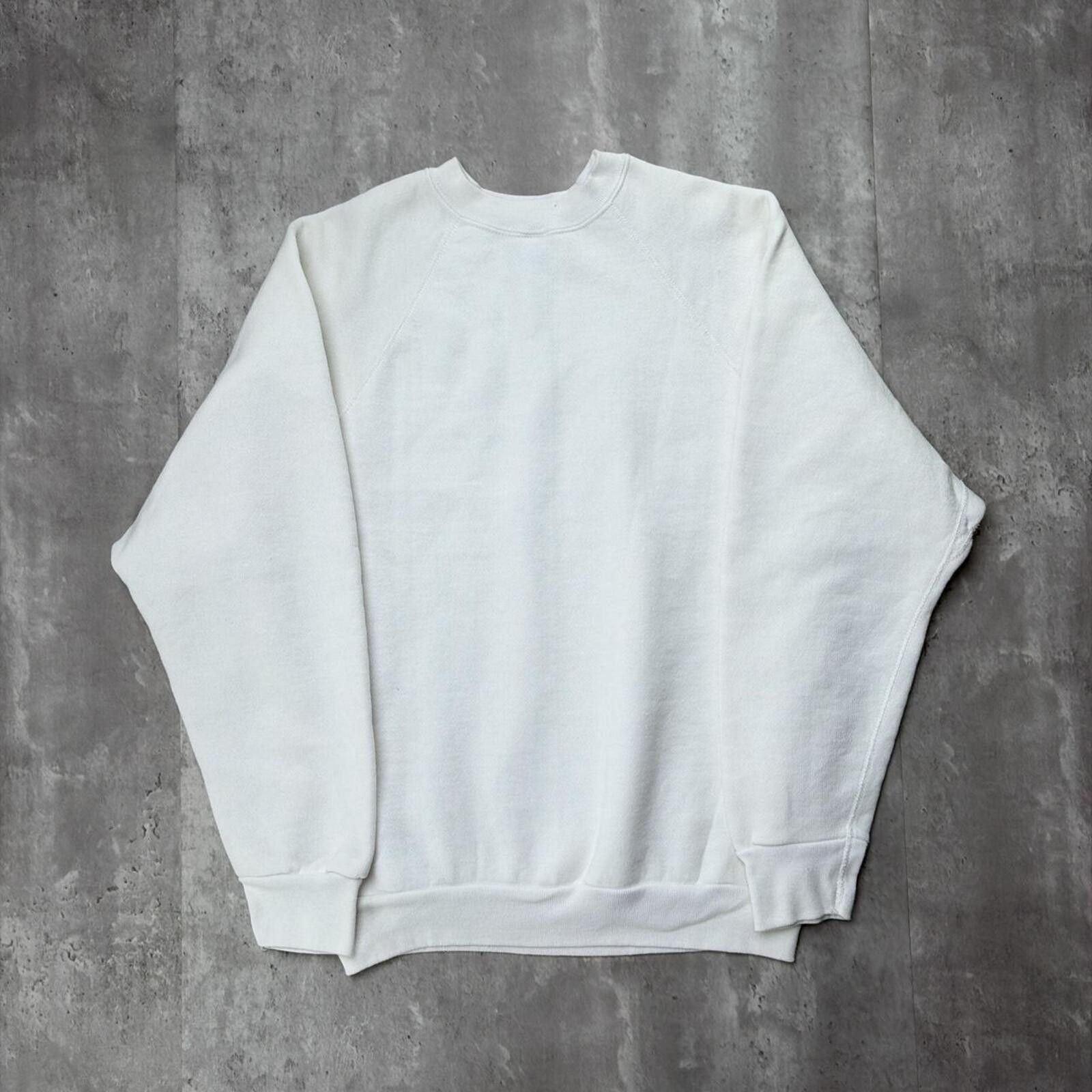 Other Vintage 80’s White Discus Athletic Boxy Crewneck Sweater Size US L / EU 52-54 / 3 - 6 Thumbnail
