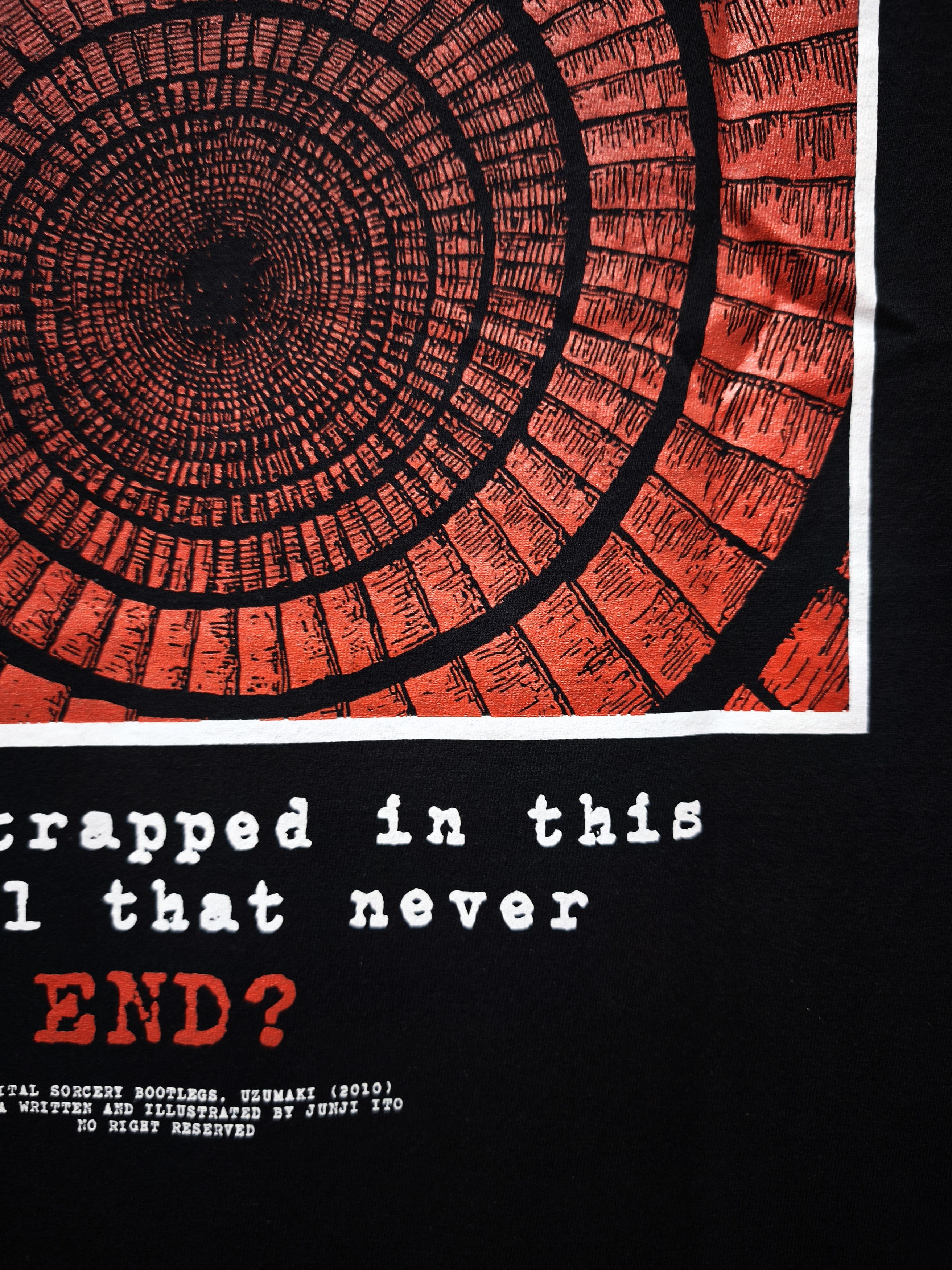 Anime Uzumaki Spiral Into Horror Junji Ito T-shirt Size US XL / EU 56 / 4 - 14 Thumbnail