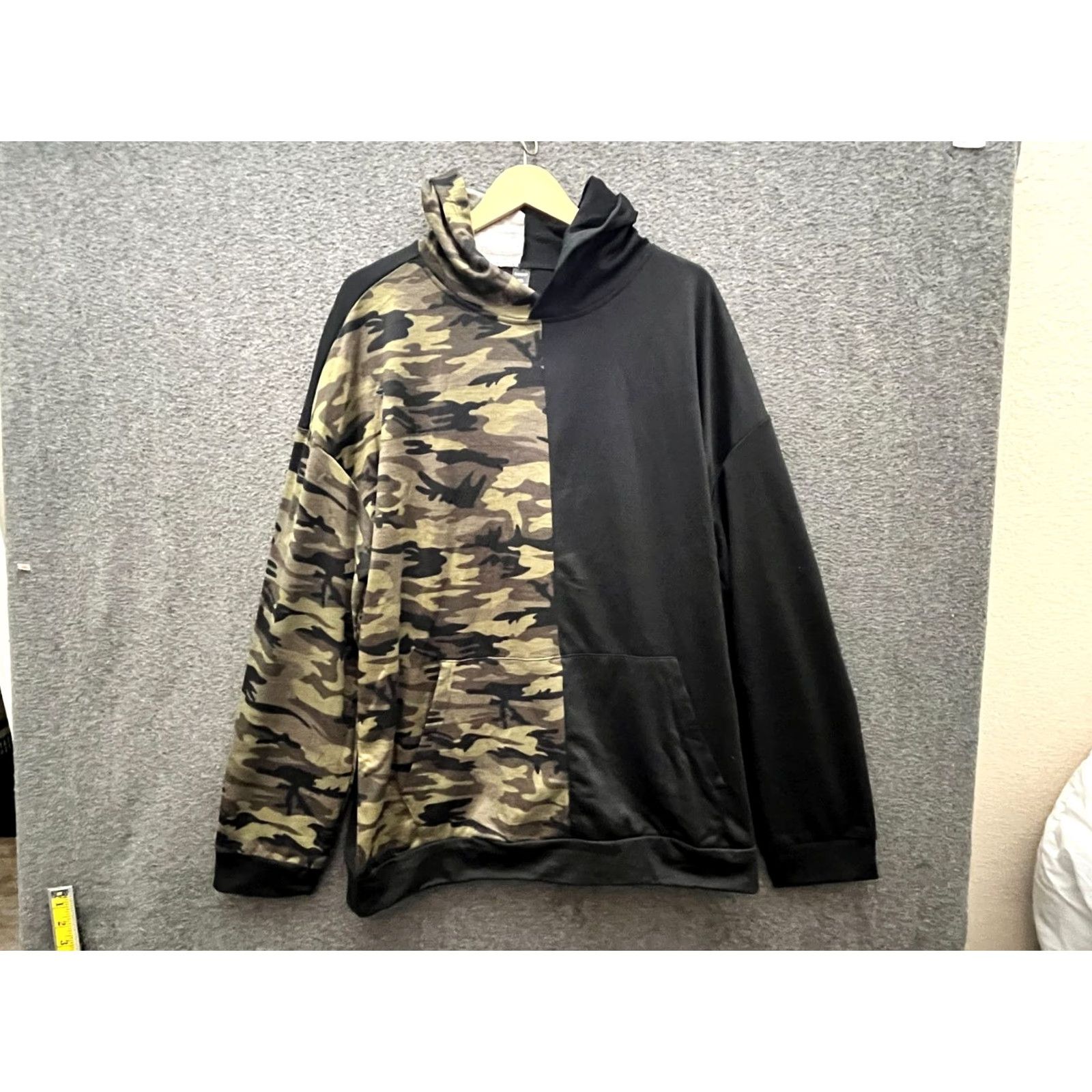 Shein SHEIN EZ Wear Color Block Long Sleeve Hooded Sweatshirt Black/Camo XXL Women Shirt Hoodie Color Block Multicolor 90s Theme Size XXL / US 16-18 / IT 52-54 - 2 Thumbnail